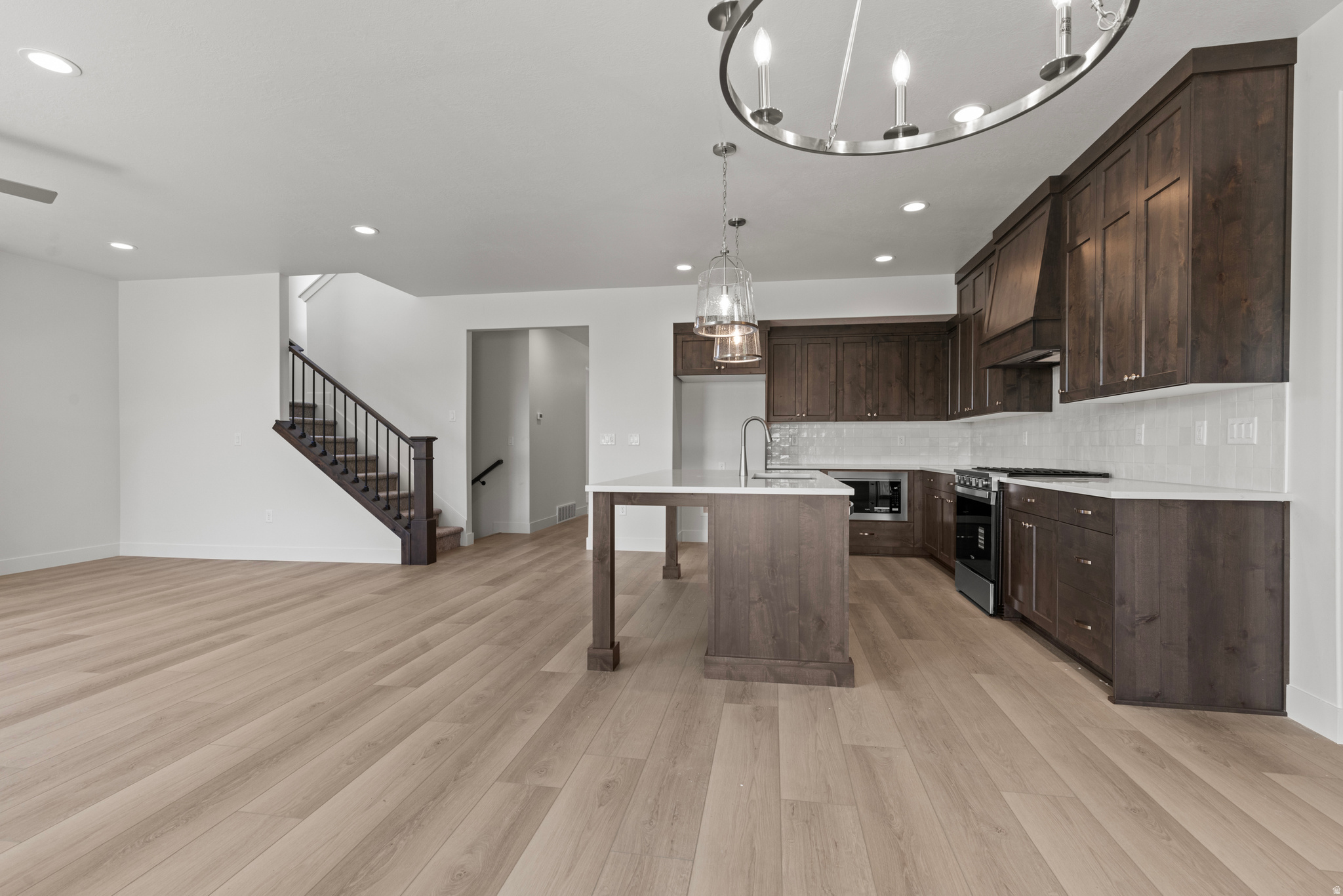 RIVERWOOD - Residential
