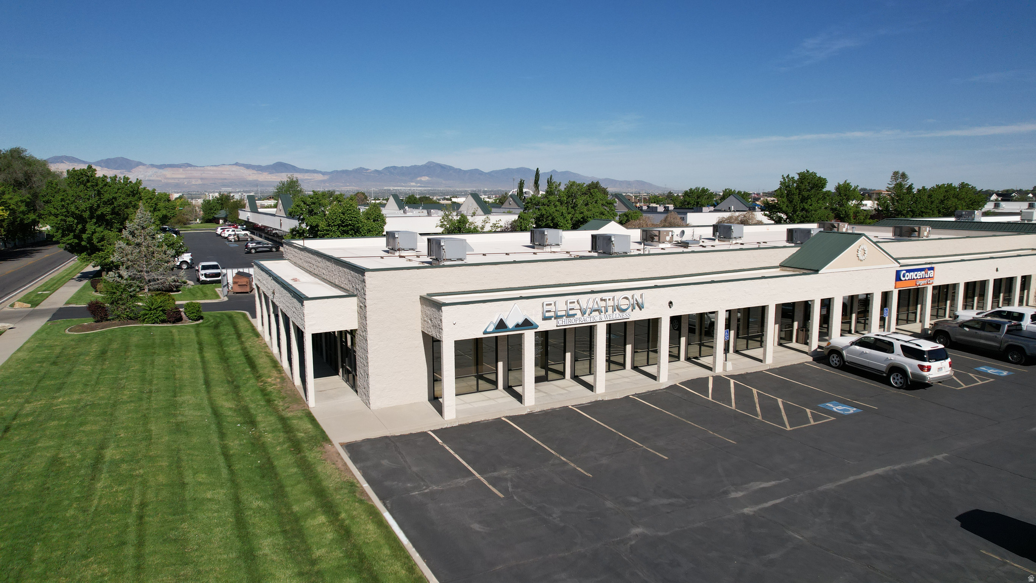 RADIUS CURVE - Commercial Lease