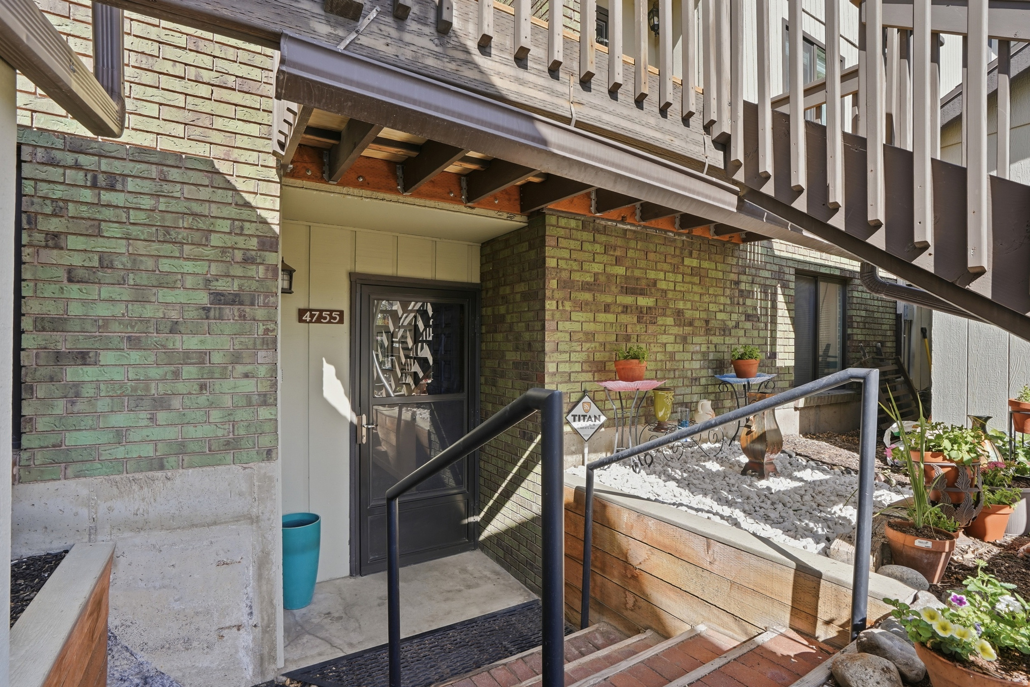 HIDDEN LAKE CONDM - Residential