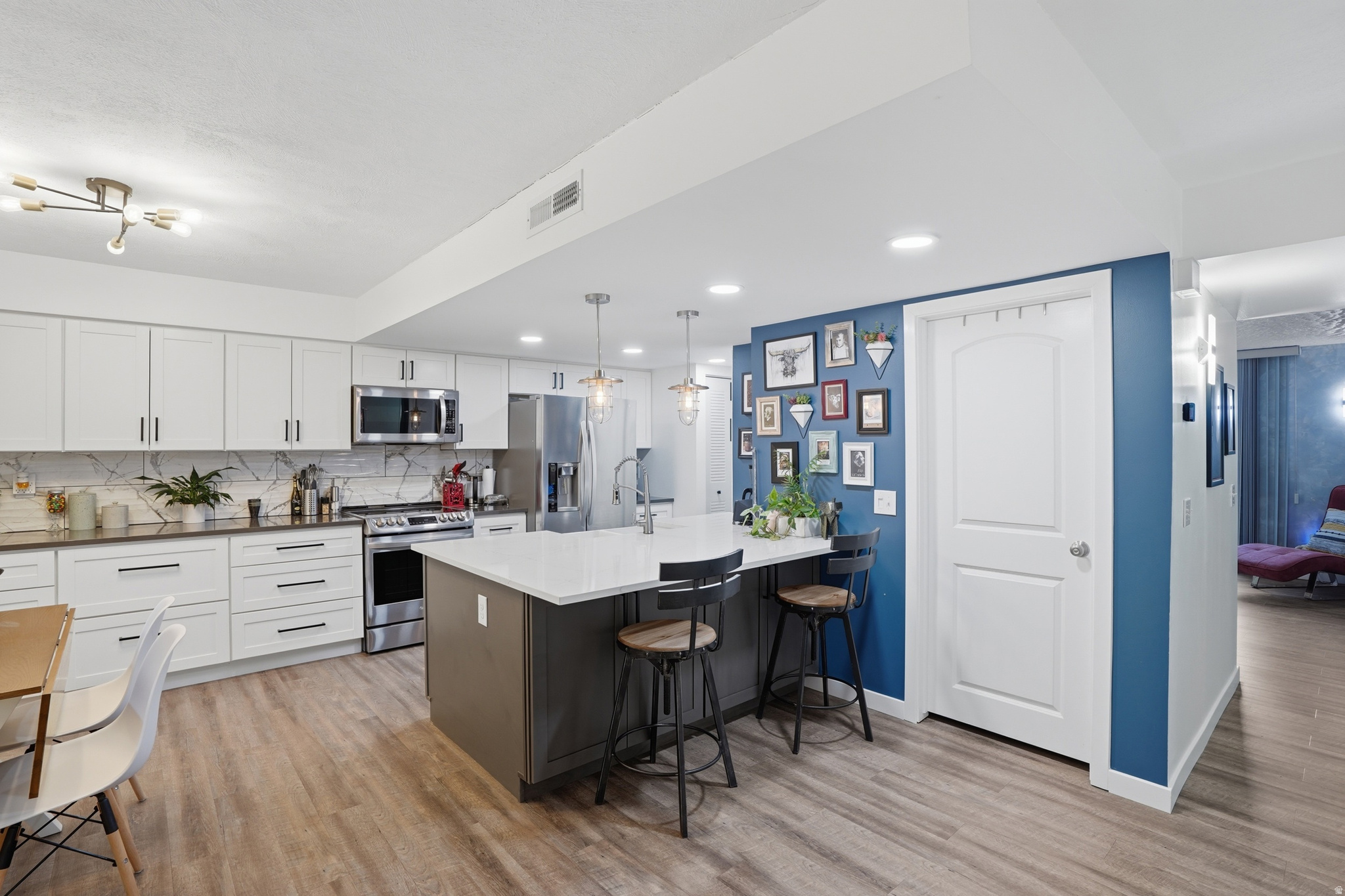 HIDDEN LAKE CONDM - Residential