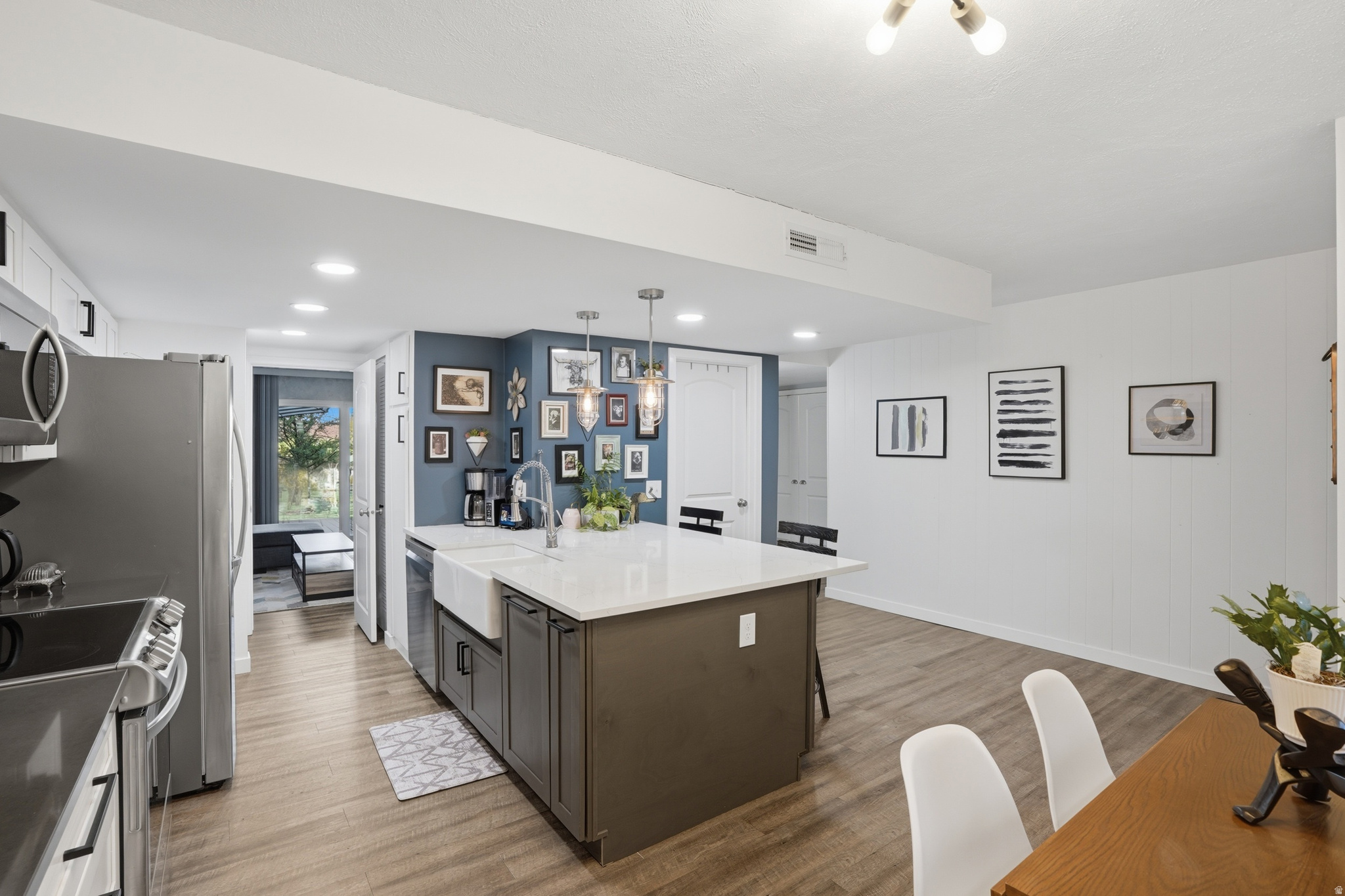HIDDEN LAKE CONDM - Residential