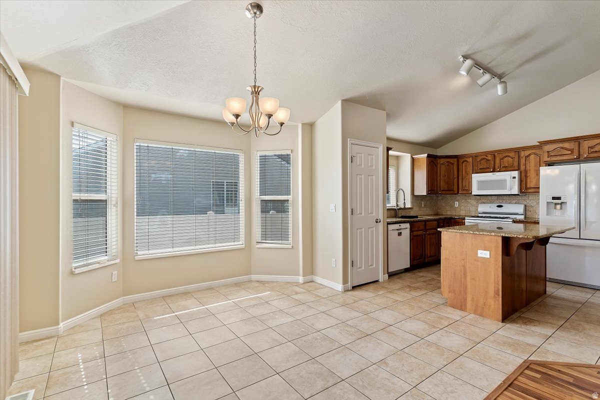 CHELEMES FARMS - Residential