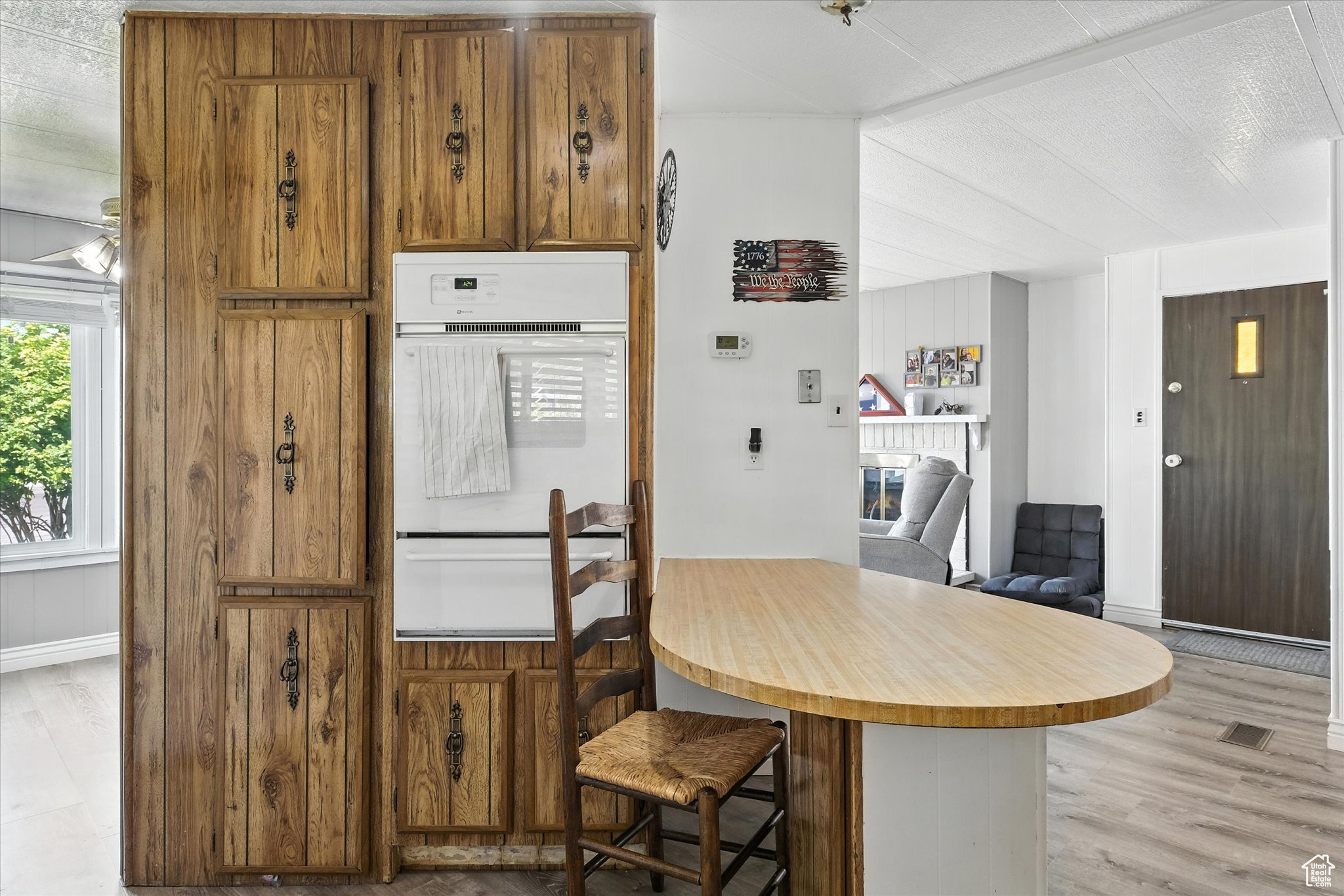PALATIAL LIVING - Residential