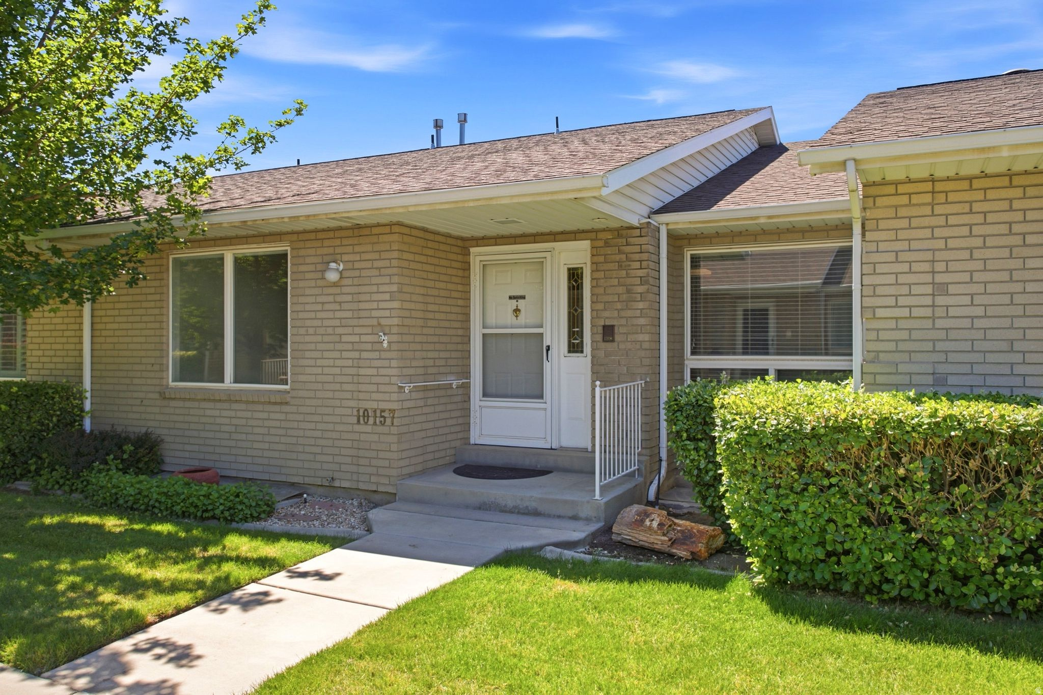 CORNERSTONE - Residential