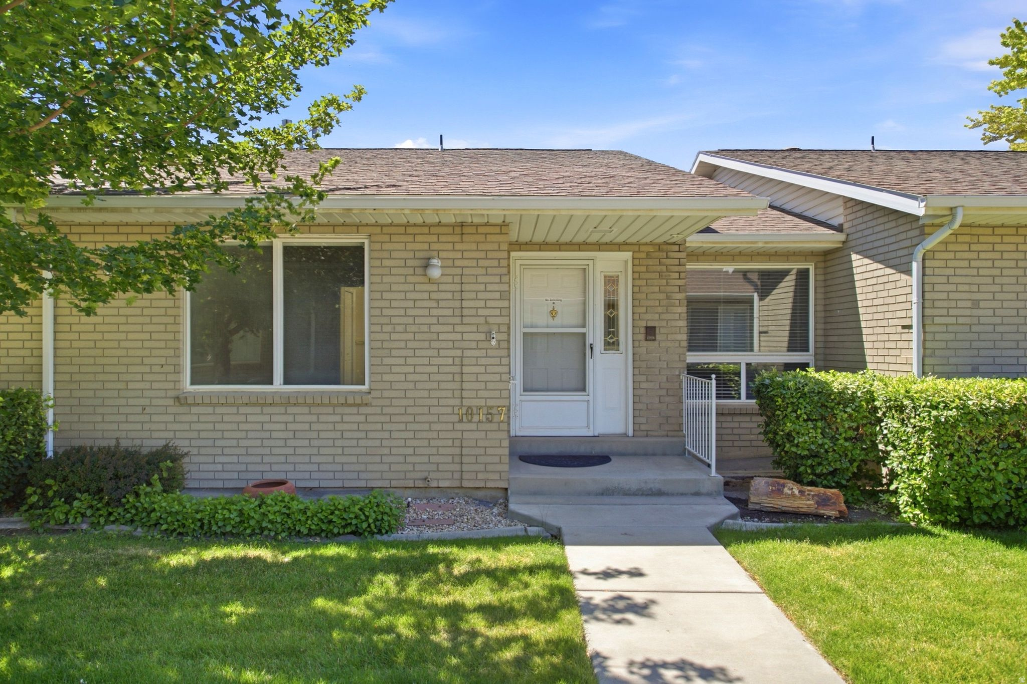 CORNERSTONE - Residential