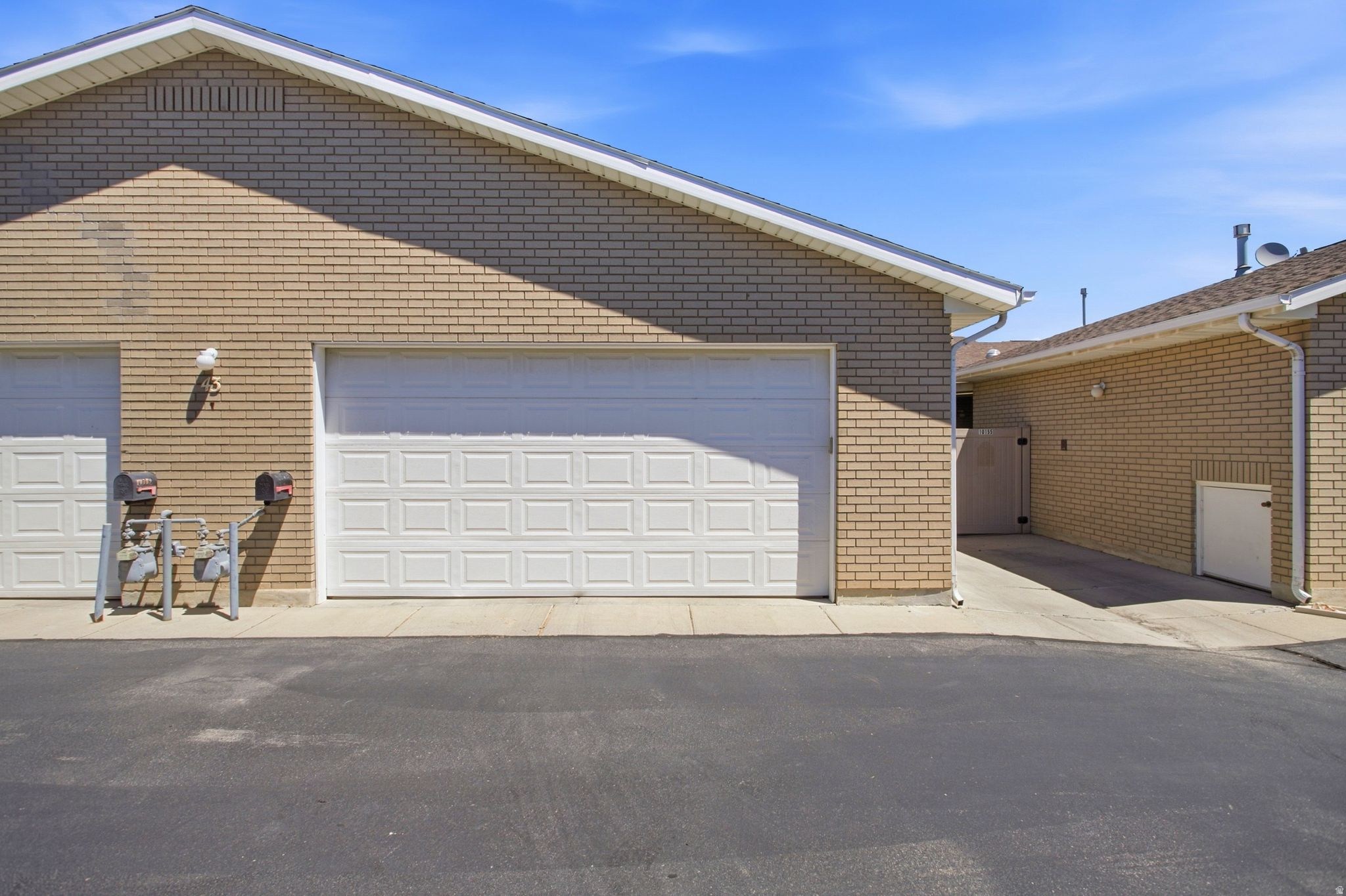 CORNERSTONE - Residential