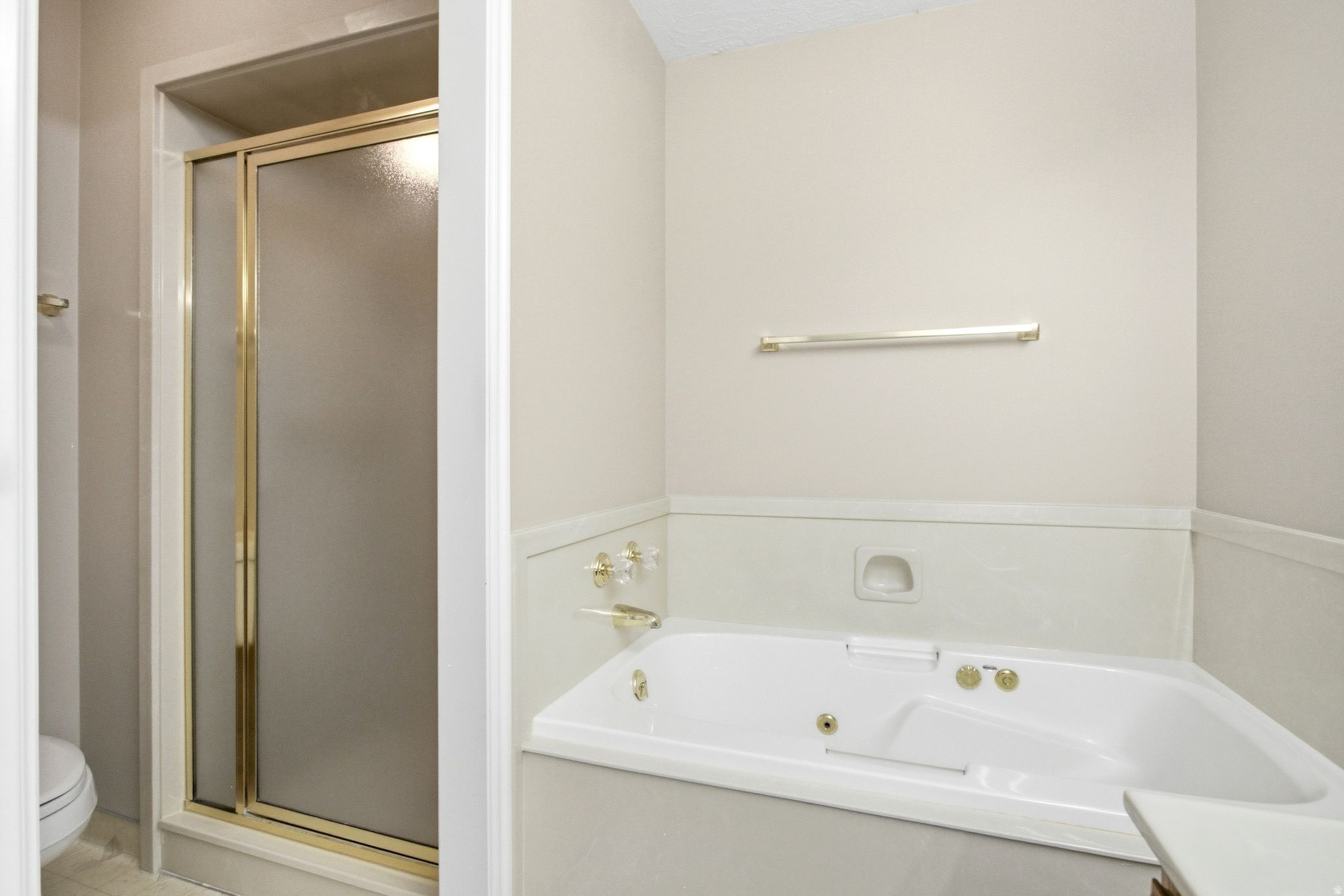 CORNERSTONE - Residential