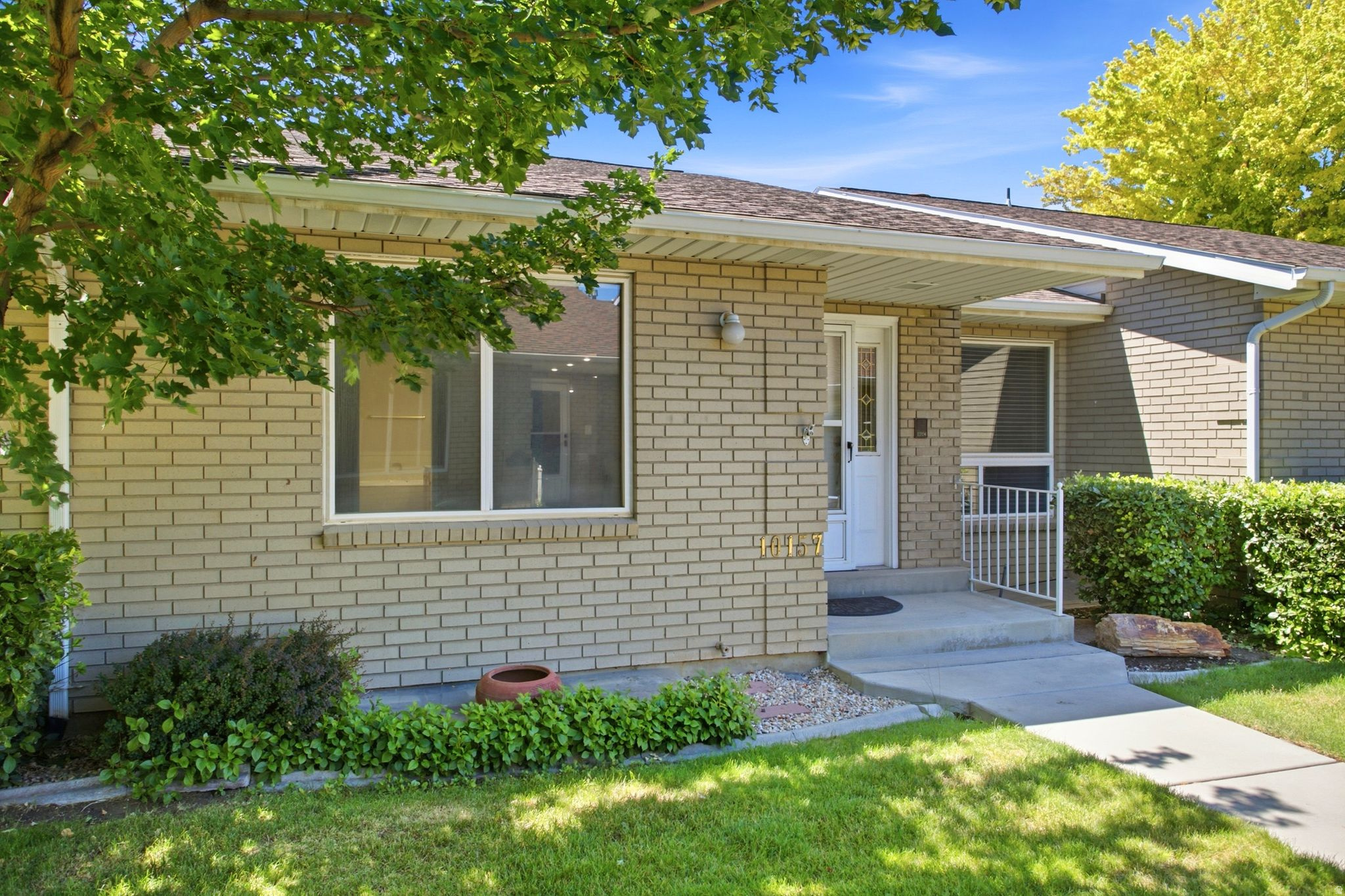 CORNERSTONE - Residential