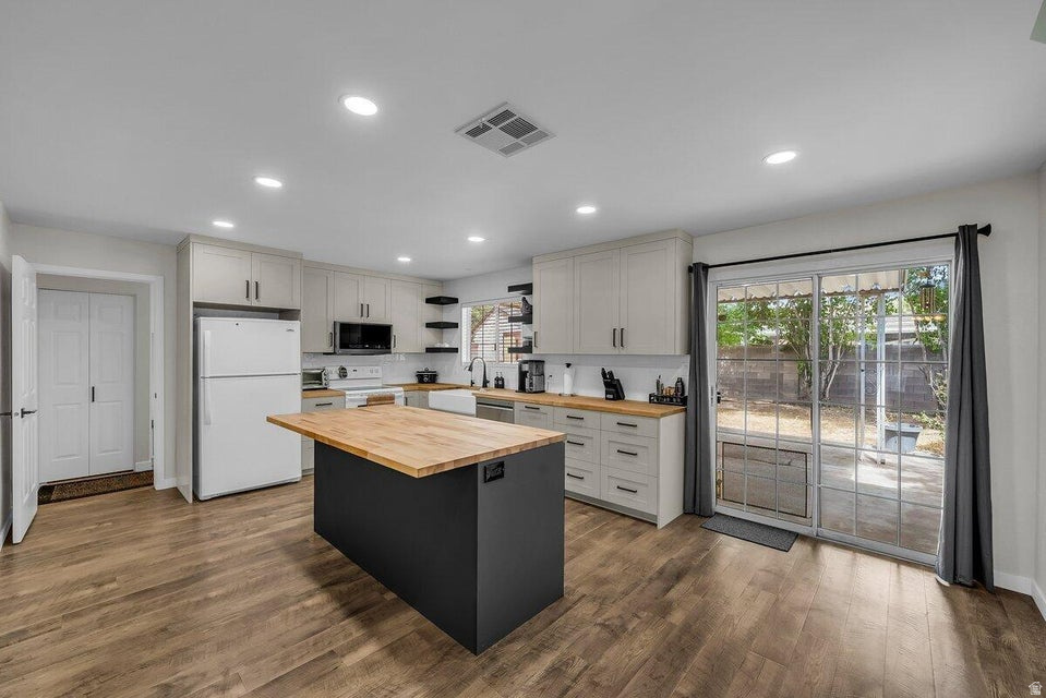 MOUNTAIN VIEW - Residential