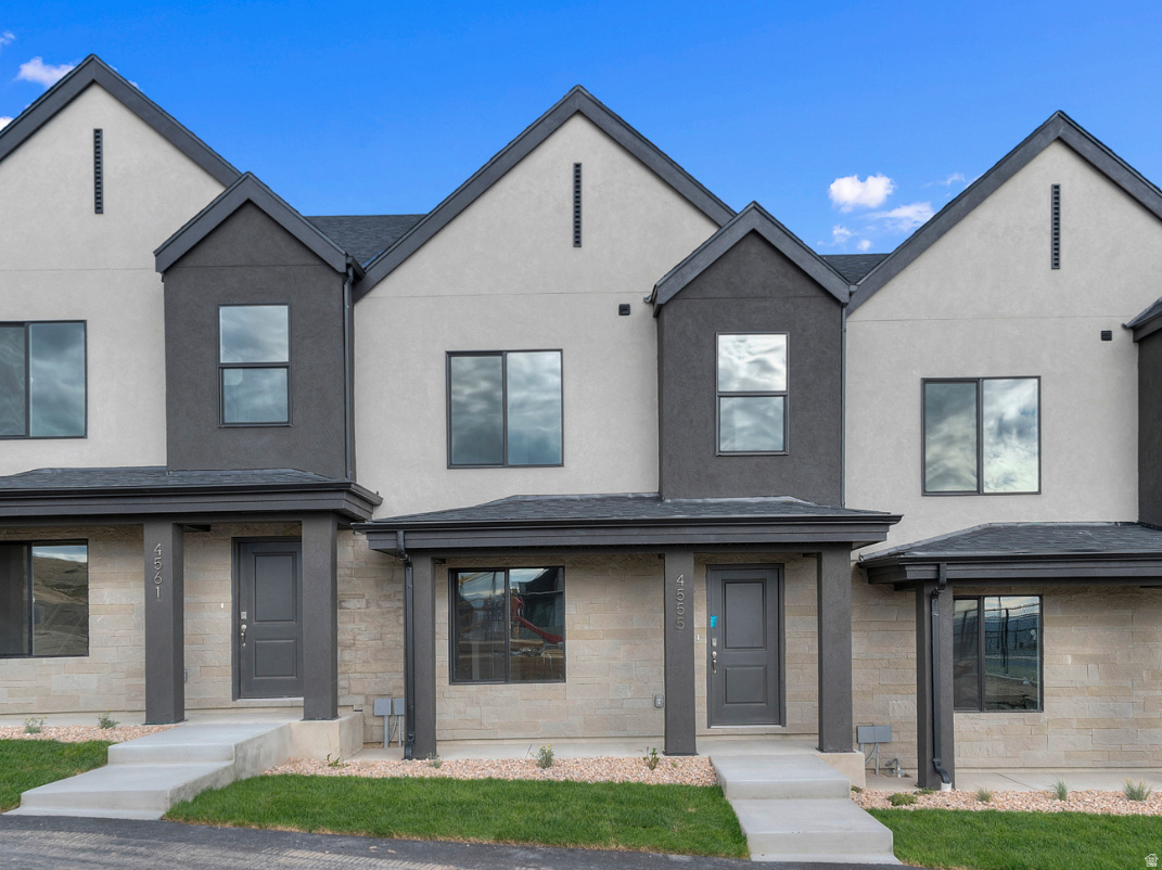 Now selling in Inverness! The Dalton features 3 bedrooms, 2 bathrooms, a 2-car garage + a two-car driveway, and an open-concept layout with quartz countertops, laminate flooring, modern cabinets, and a crawl space for storage. Upstairs includes a laundry room, full bath, and a spacious primary suite with a private bath and walk-in closet. Includes Smart Home Package, radon system, and home warranty. Ask about $4,000 toward closing costs plus a below-market 30-year interest rate buydown (SEE ATTACHED FLYER FOR DETAILS) with DHI Mortgage.