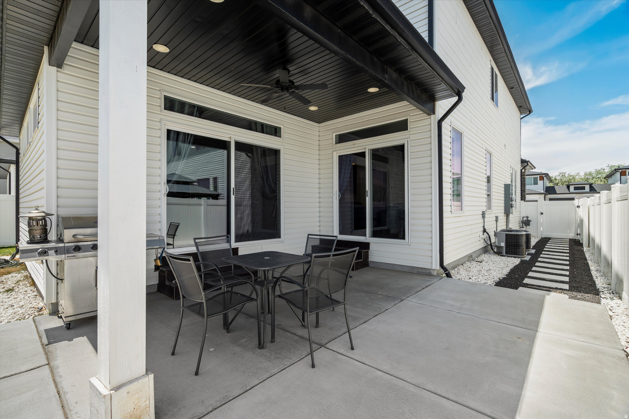 YULISA ESTATES - Residential