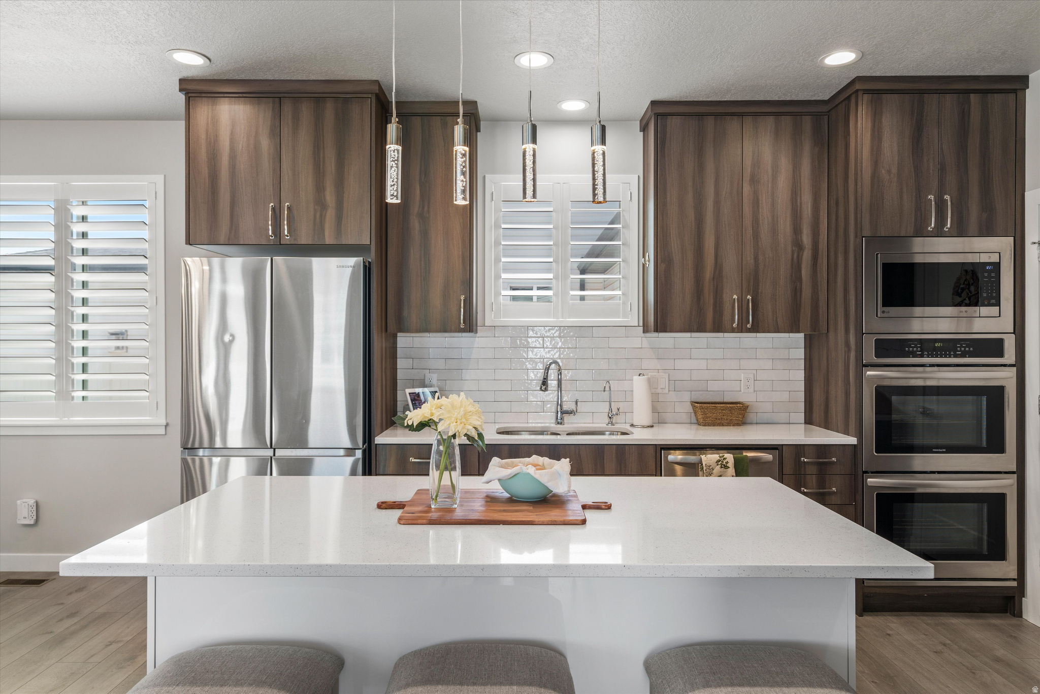YULISA ESTATES - Residential