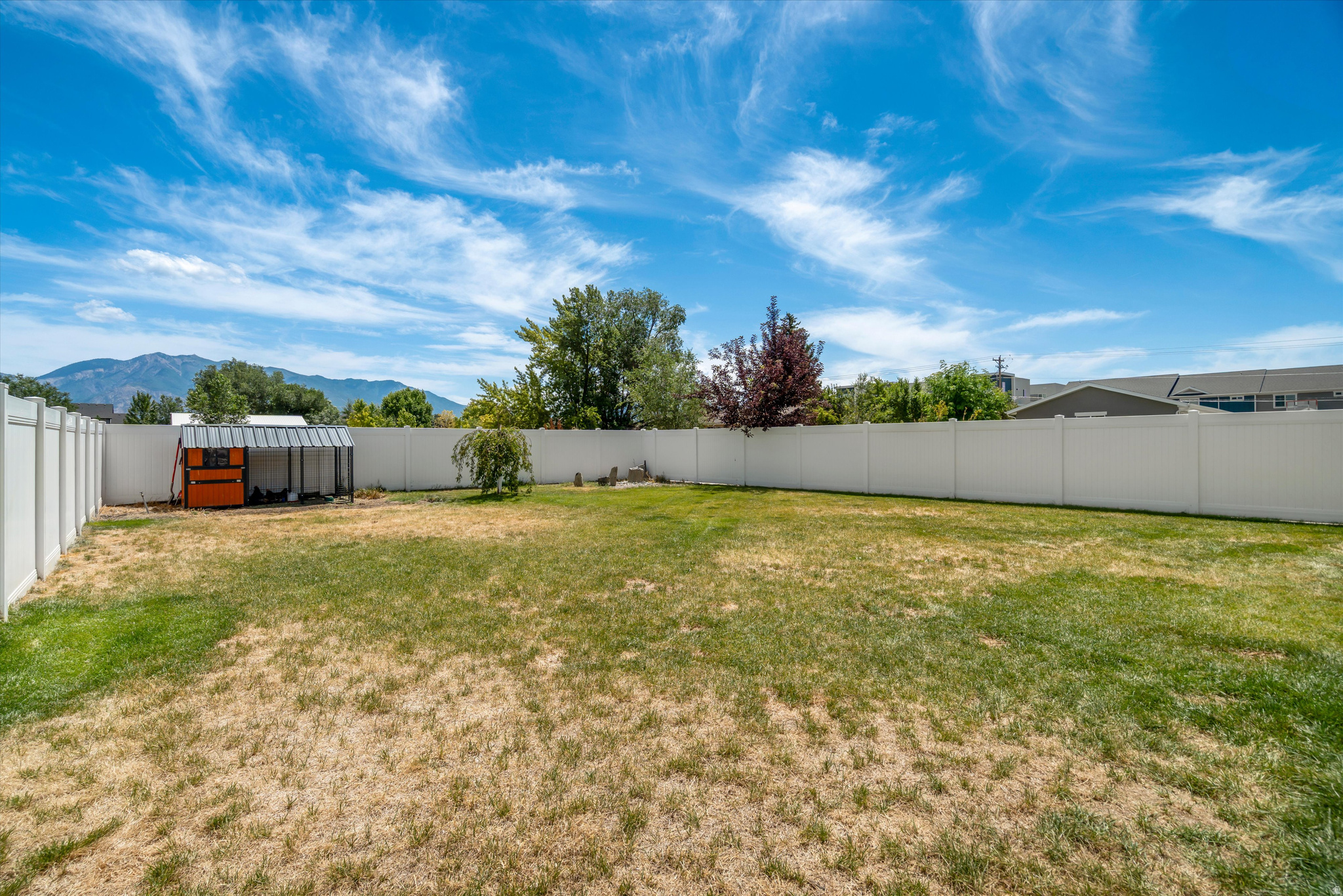 YULISA ESTATES - Residential