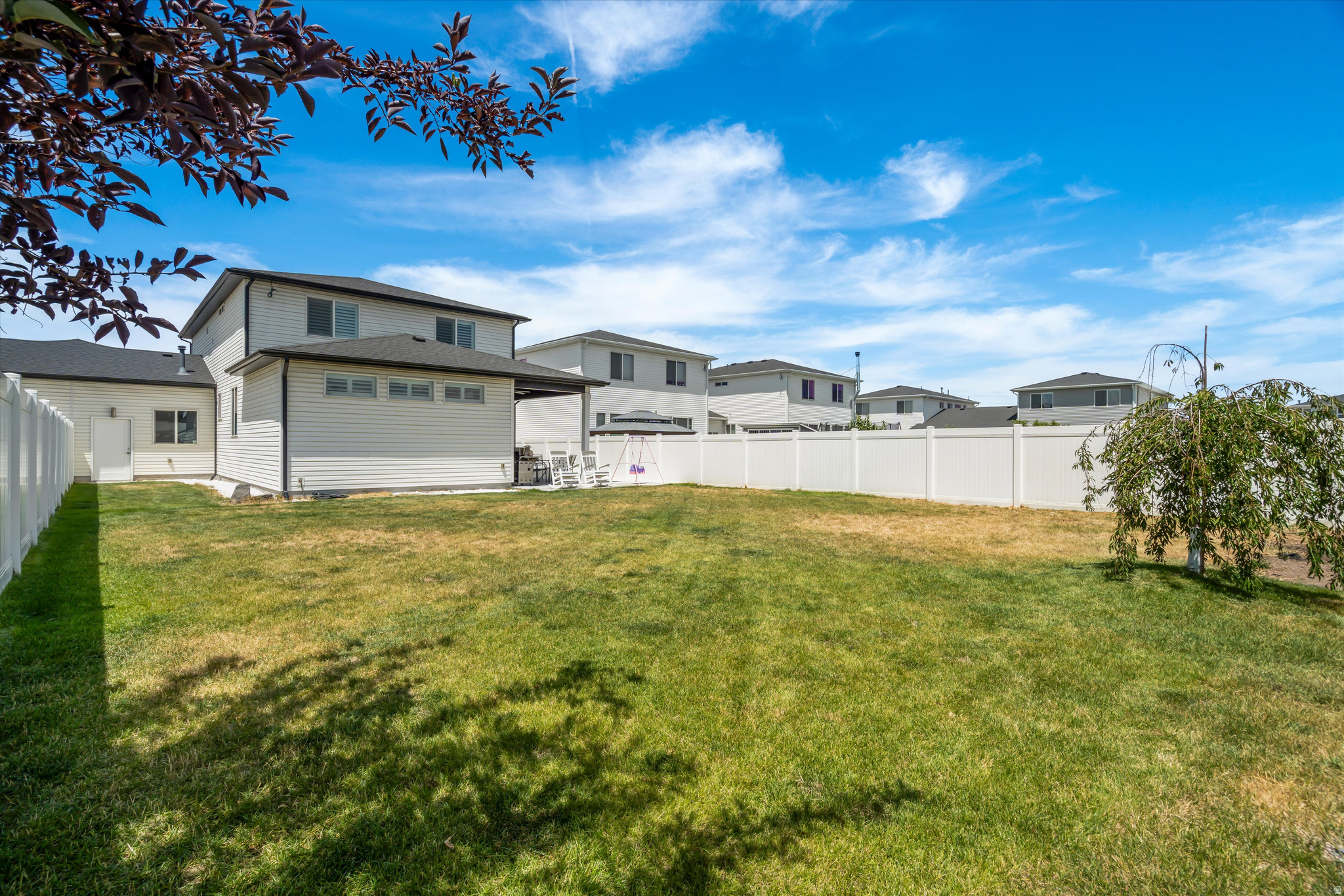 YULISA ESTATES - Residential