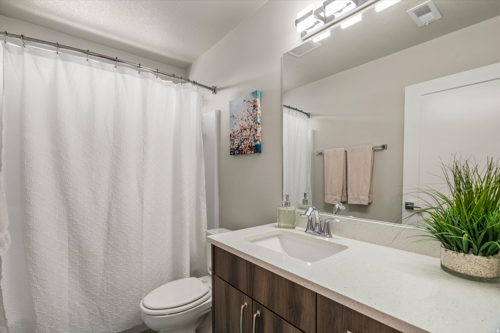 YULISA ESTATES - Residential