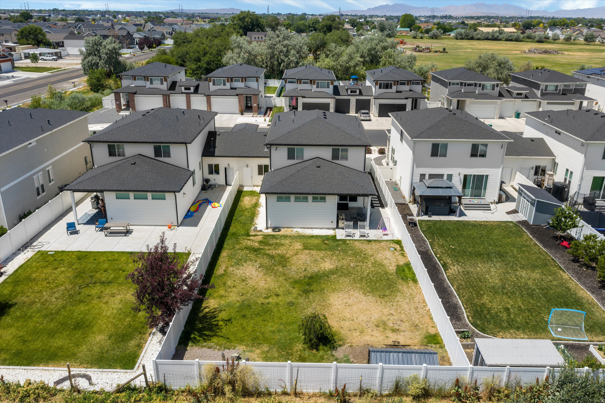 YULISA ESTATES - Residential
