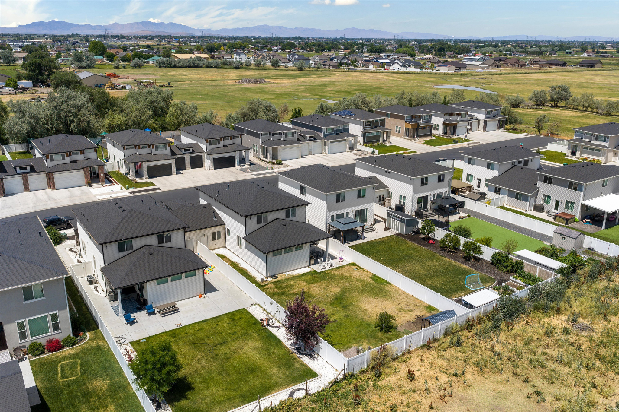 YULISA ESTATES - Residential