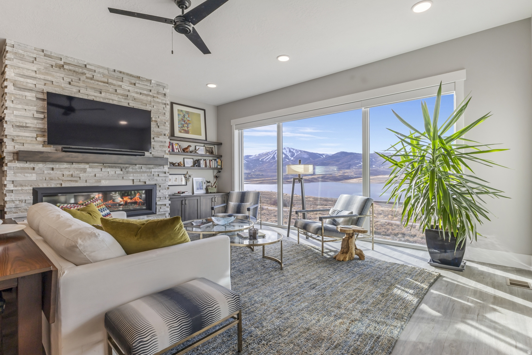SHORELINE - Residential