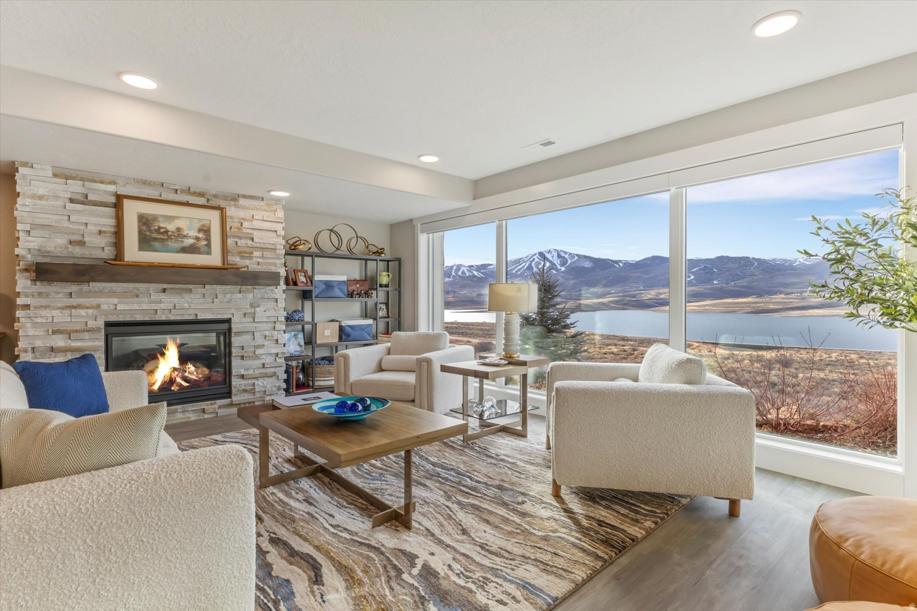 SHORELINE - Residential