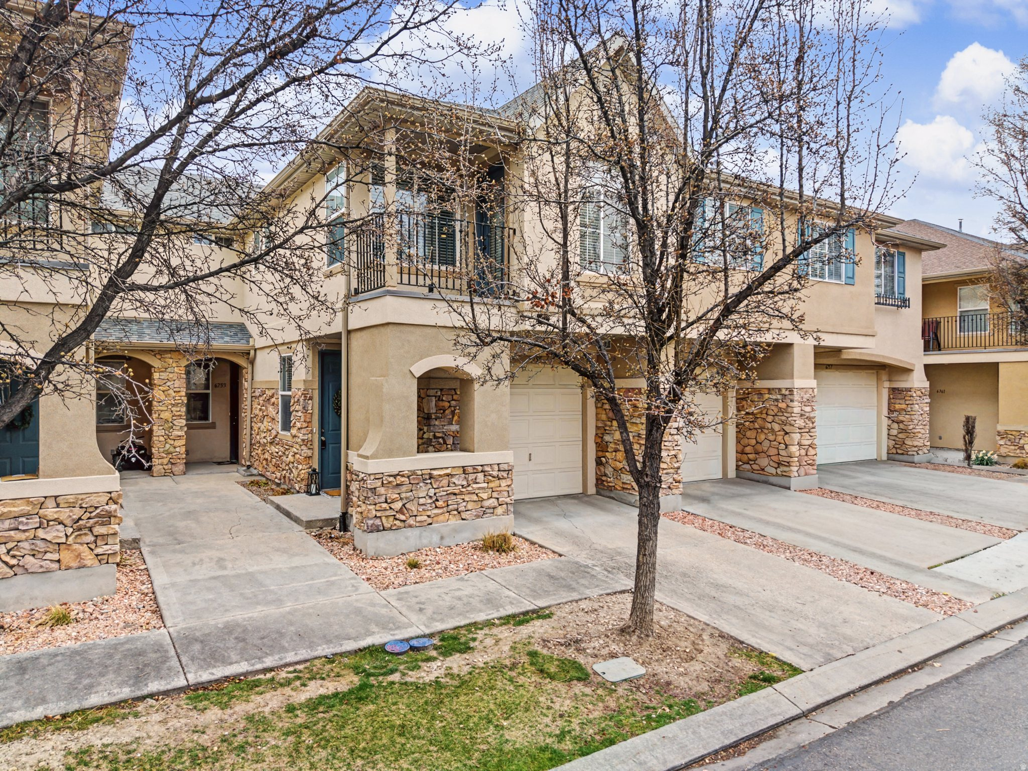 PRICE DROP Discover effortless living in this pristine 3BD/2BA townhome. Features include a spacious open-concept kitchen (with 4-year-old stainless steel microwave and brand new stainless steel refrigerator) and family room, a large principal suite with a walk-in closet, versatile additional bedrooms perfect for an office or guest space. Located in the coveted Renaissance community, you'll have exclusive access to the clubhouse, pool, and meeting facilities. Less than 5 minutes to the Bangerter Highway and Jordan Landing shopping, including Sam's Club, Target, Walmart, Lowe's, Best Buy, movie theater, many restaurants including In-N-Out and more! Easy 20 minute drive to SLC airport! Townhome living at its finest-this one won't last!