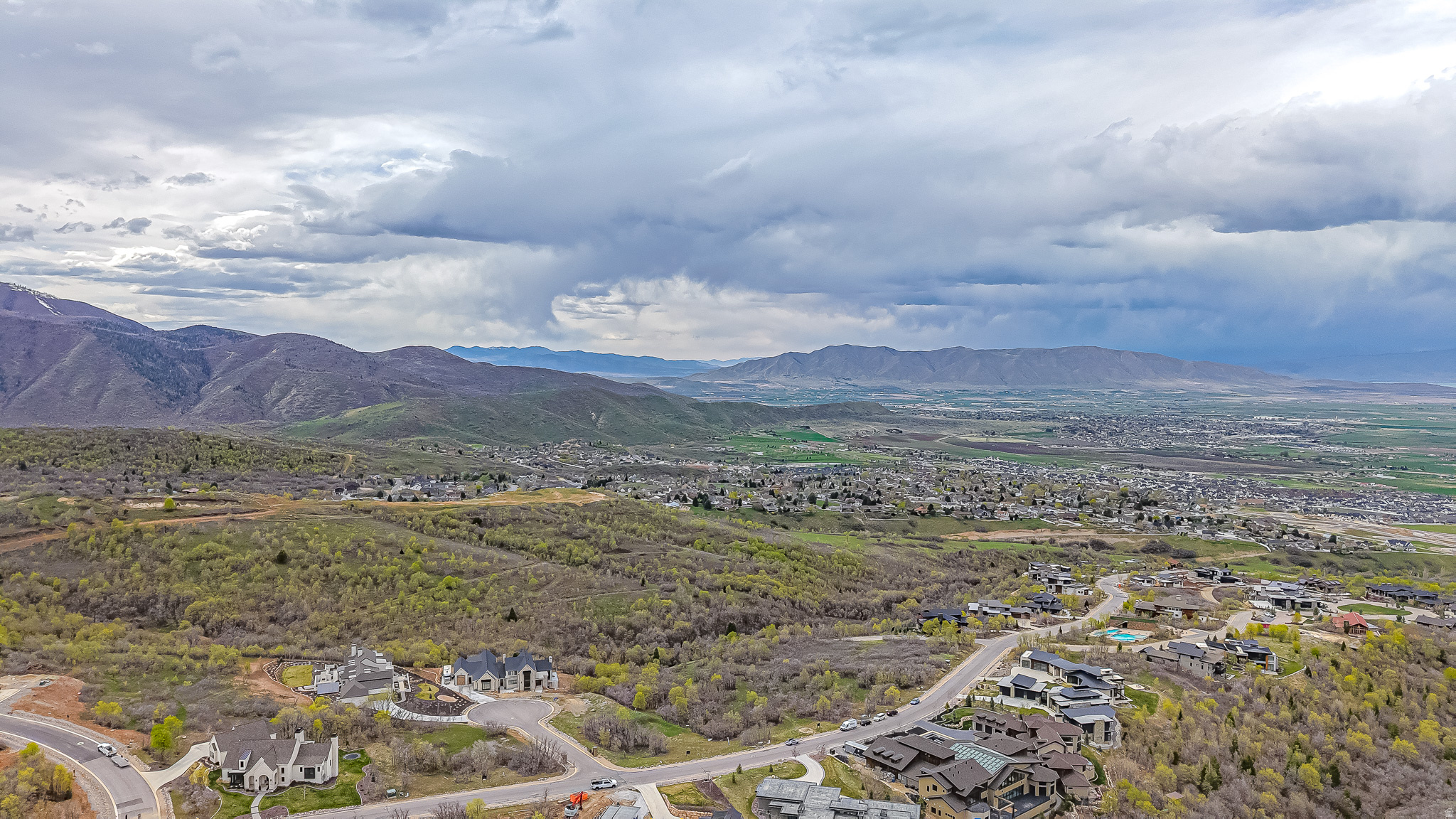 SUMMIT CREEK - Land