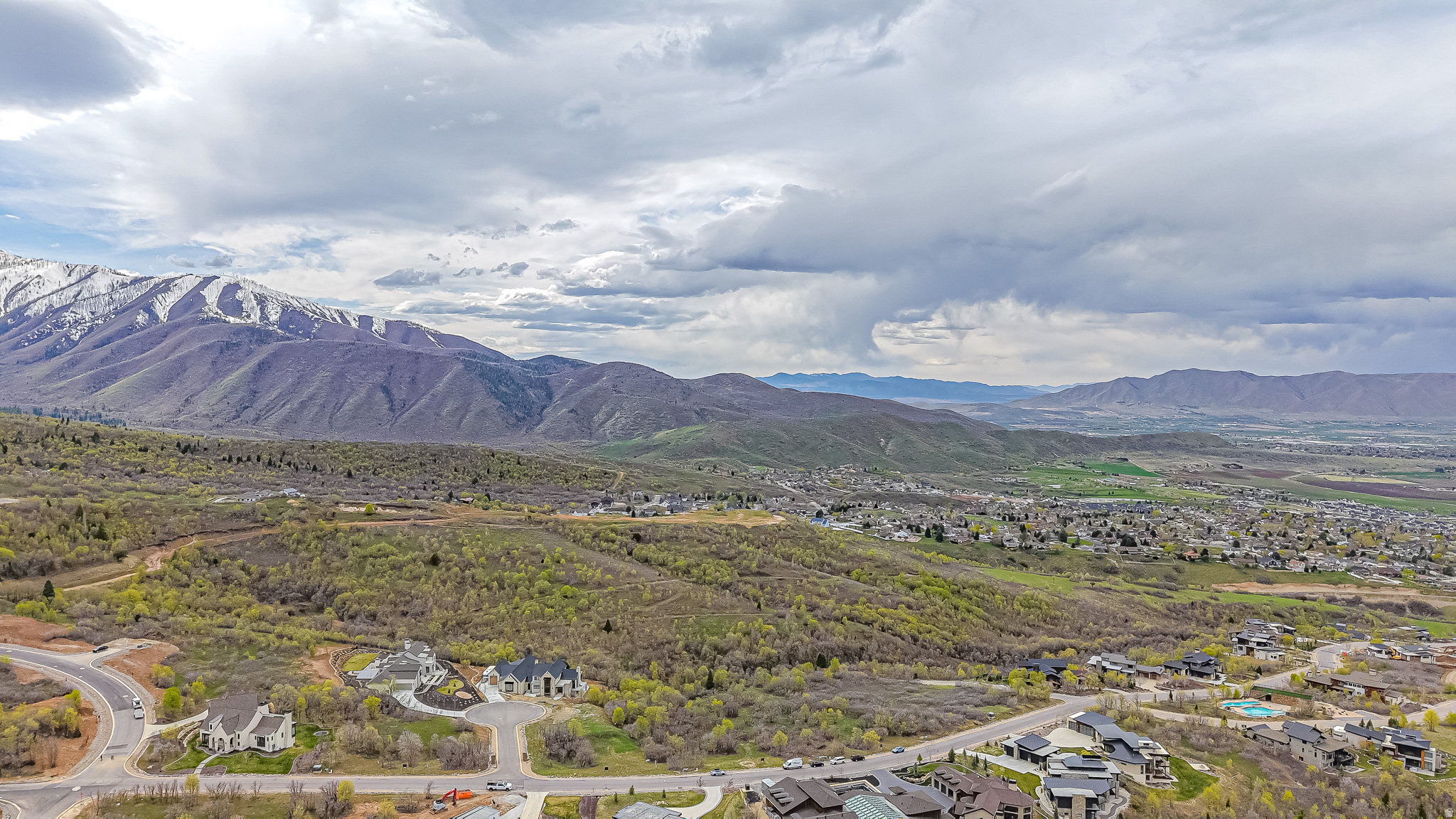 SUMMIT CREEK - Land