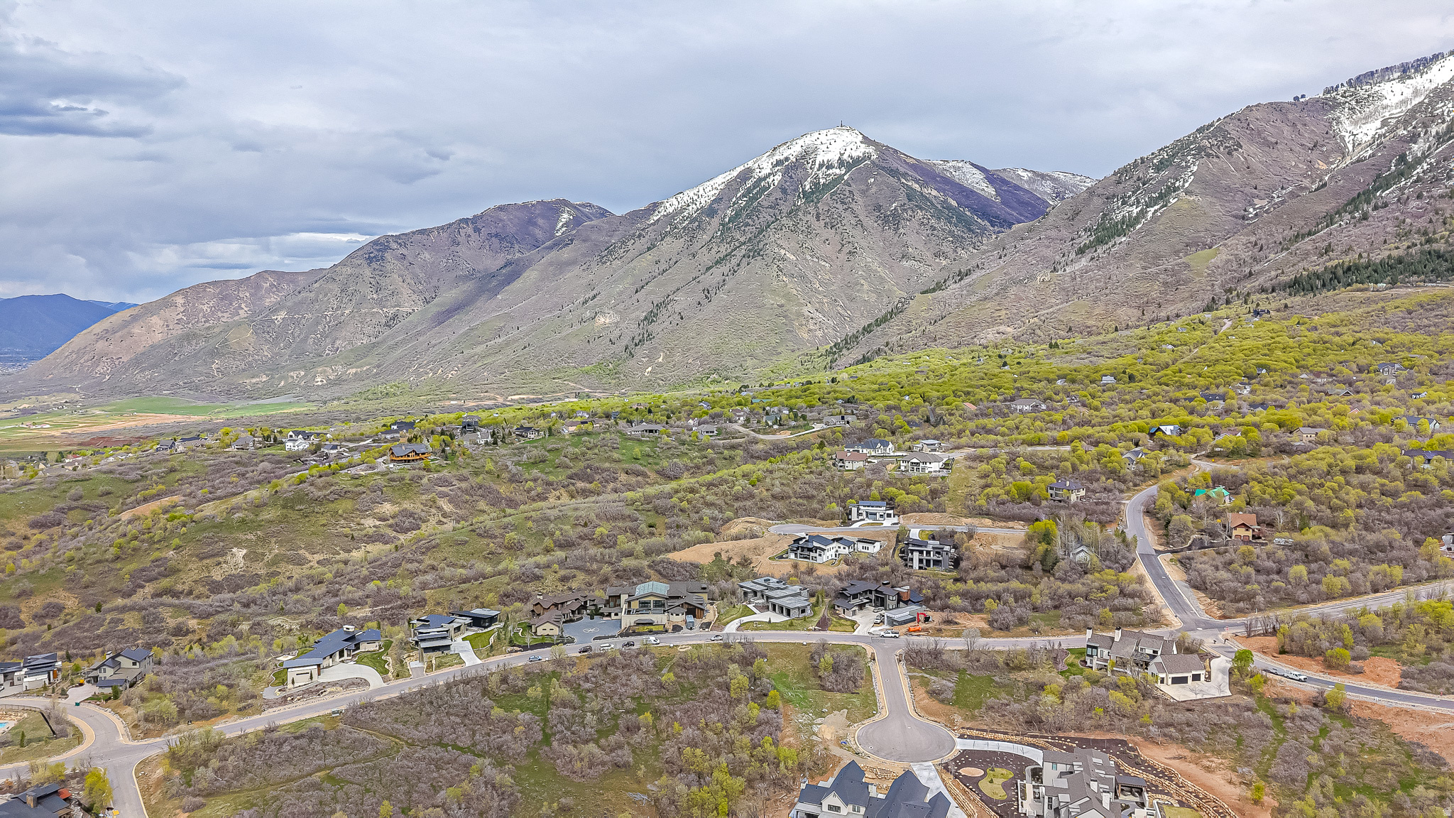 SUMMIT CREEK - Land