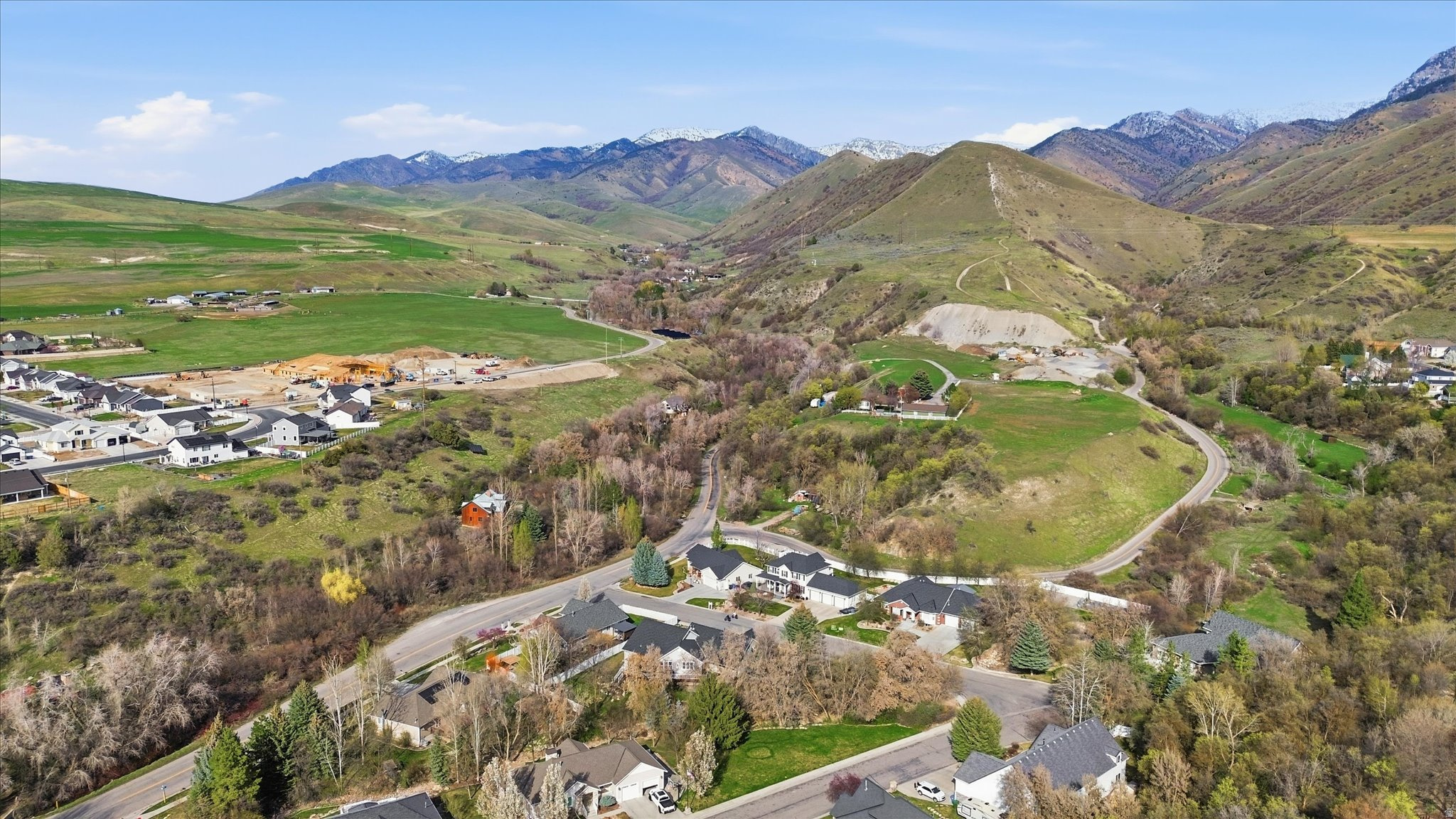 THREE CREEKS ESTATES - Residential