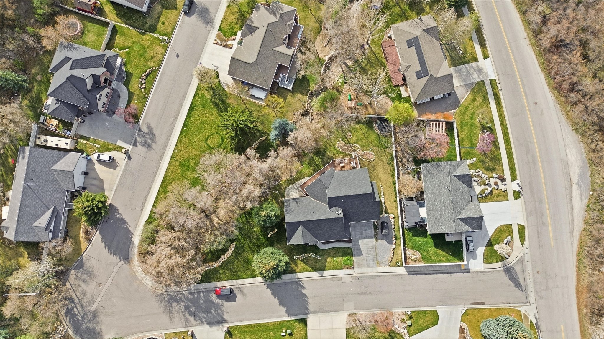 THREE CREEKS ESTATES - Residential