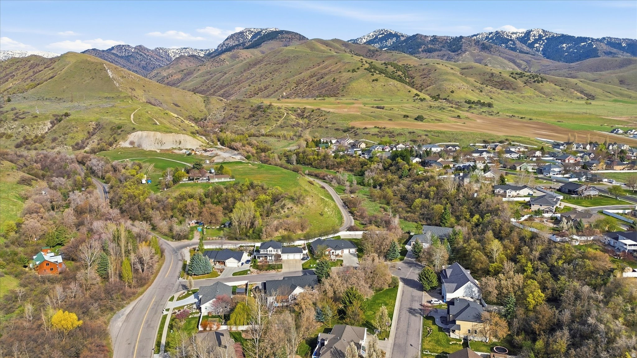 THREE CREEKS ESTATES - Residential