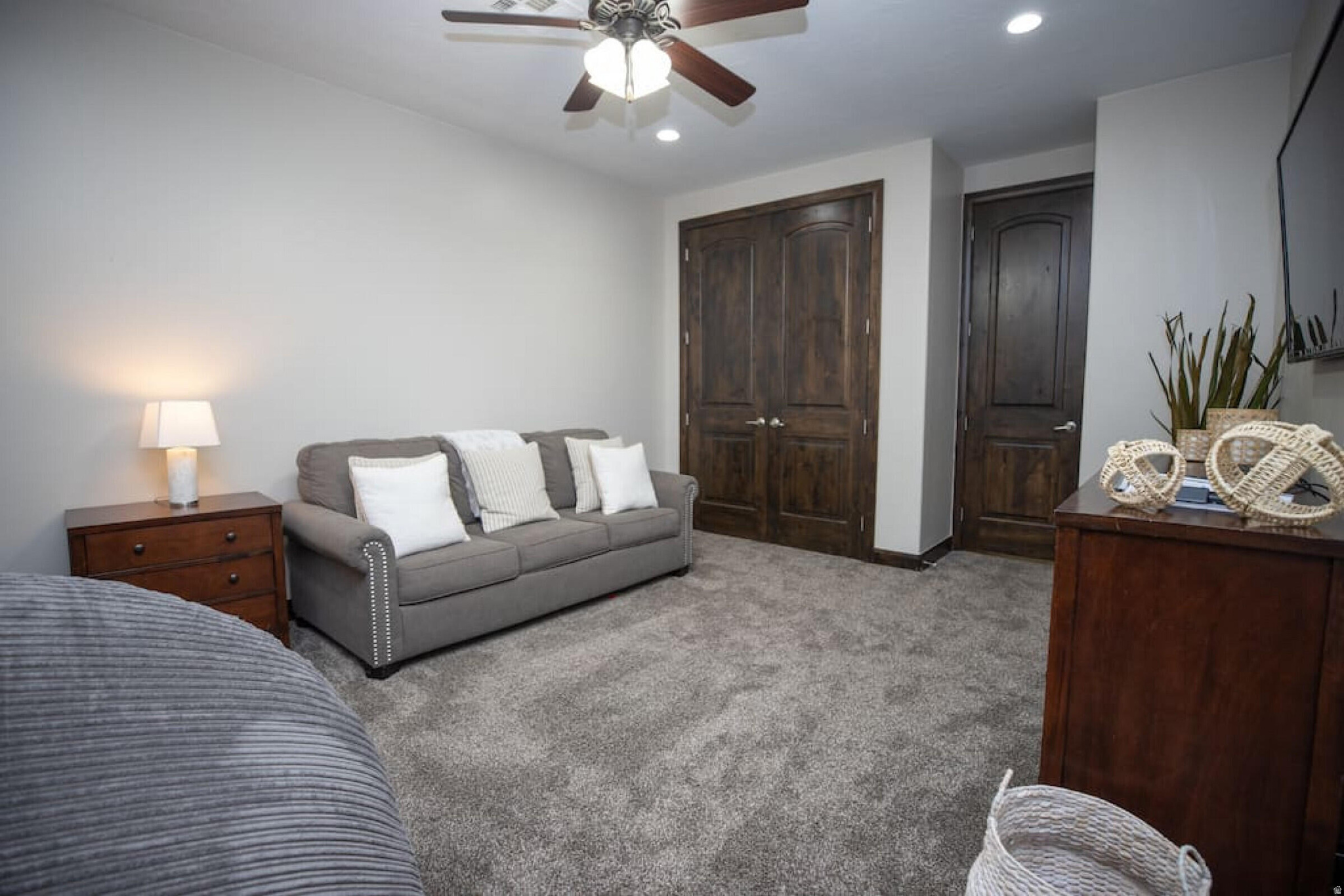CORAL RIDGE TOWNHOMES PH 2 - Residential