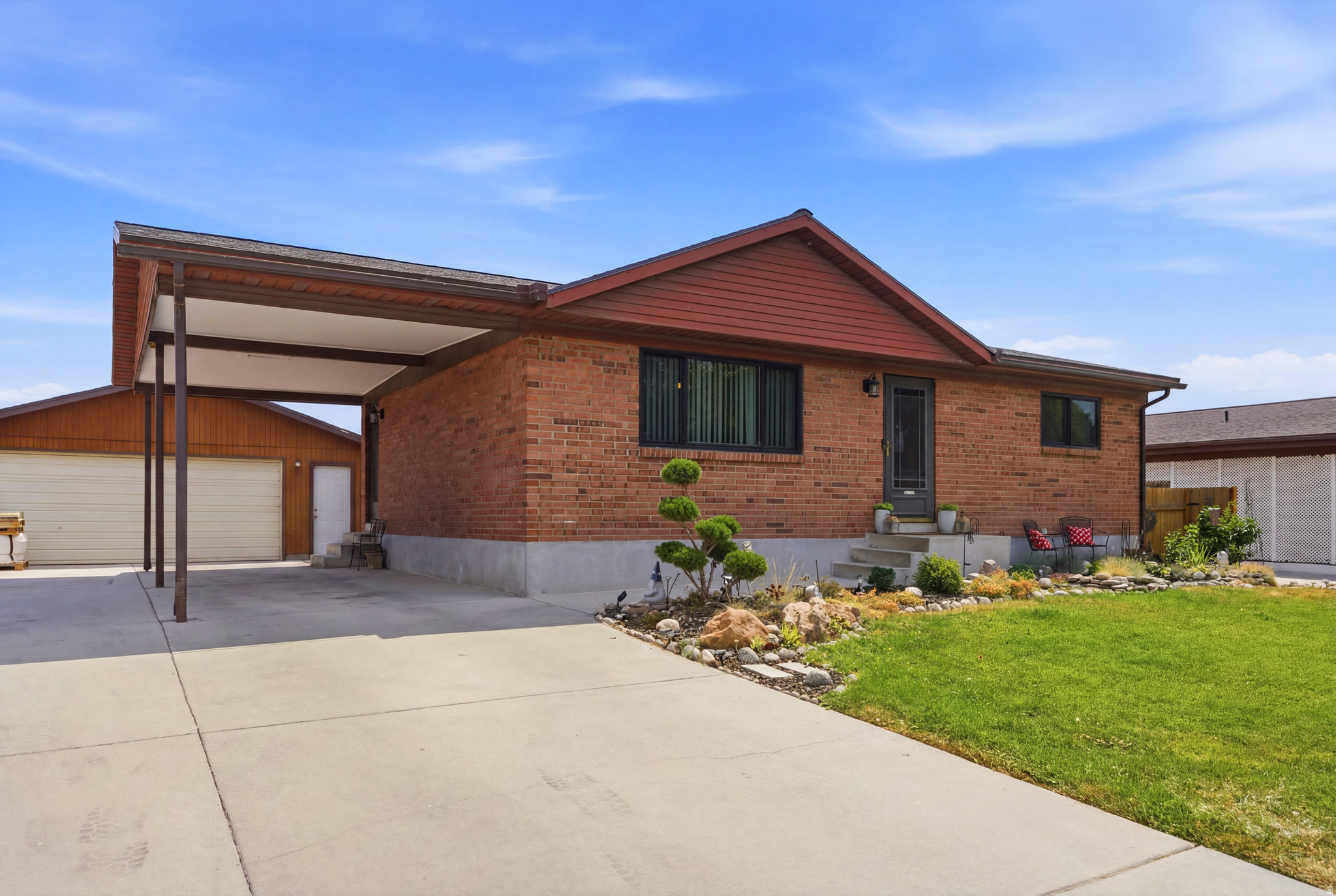 SUNBURST VILLAGE - Residential