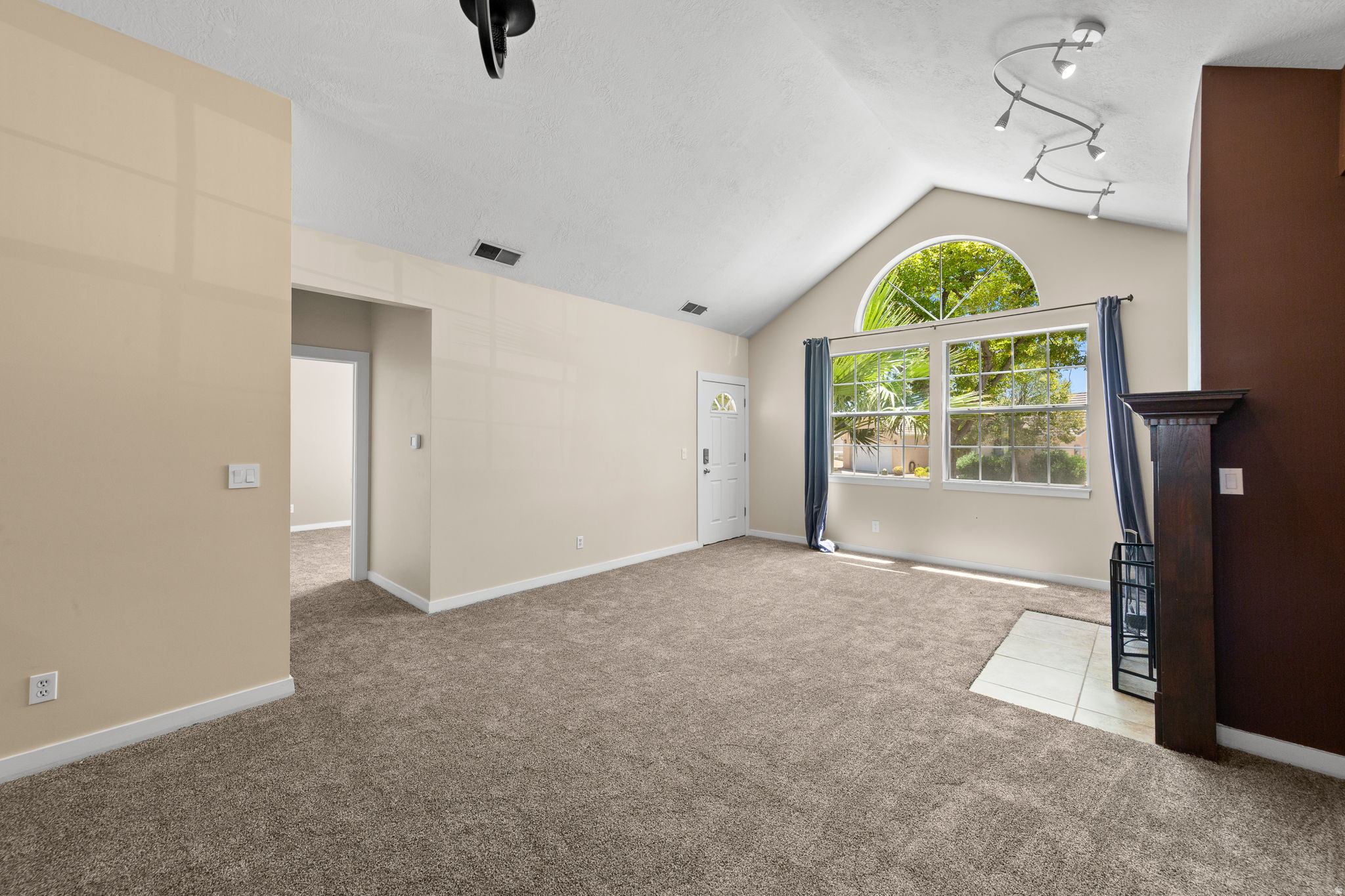 COTTON MANOR 1 - Residential
