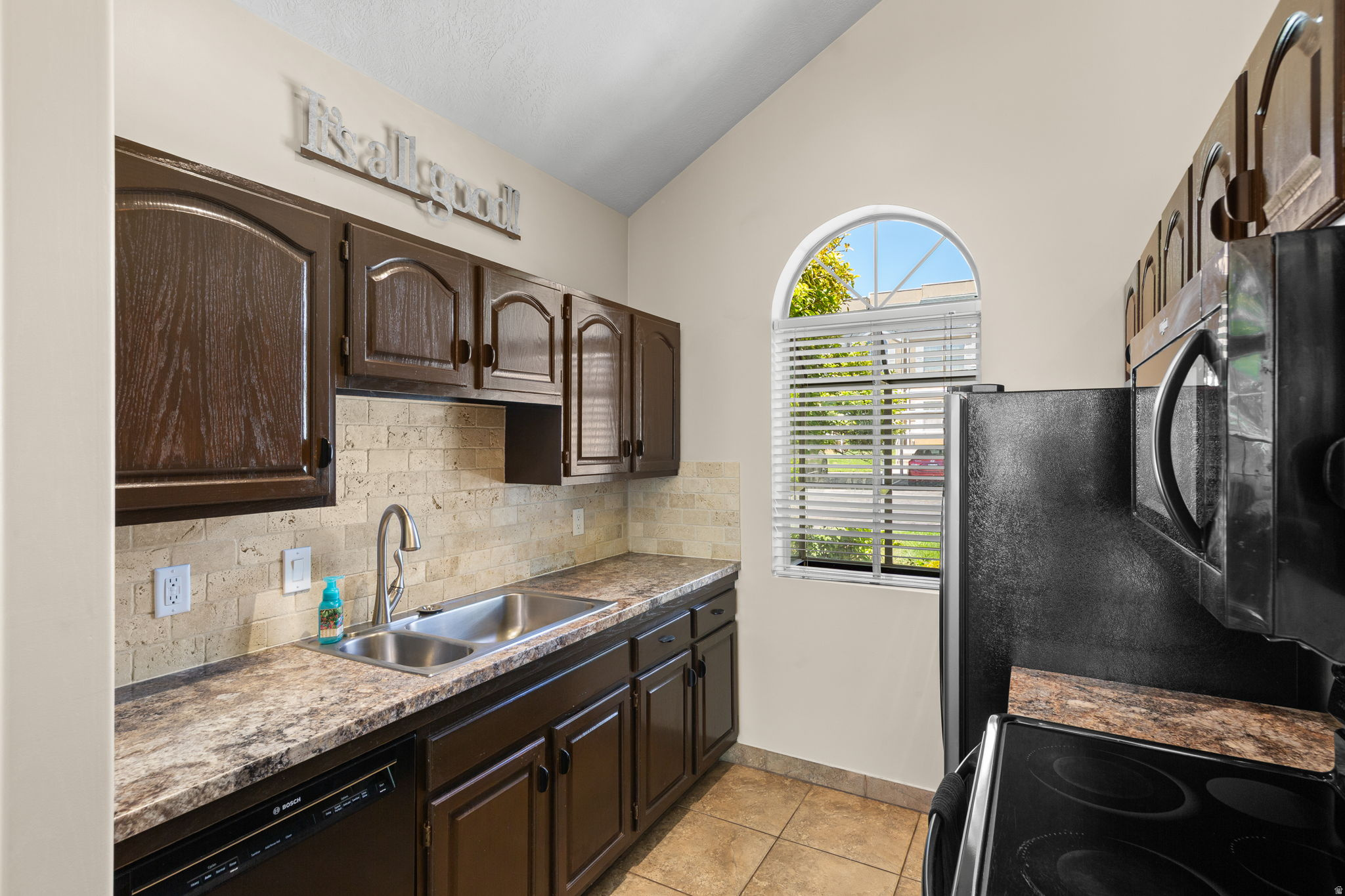 COTTON MANOR 1 - Residential