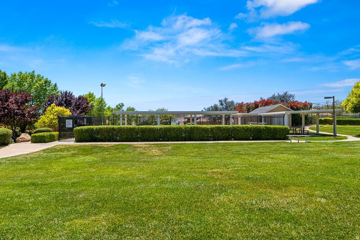 COTTON MANOR 1 - Residential