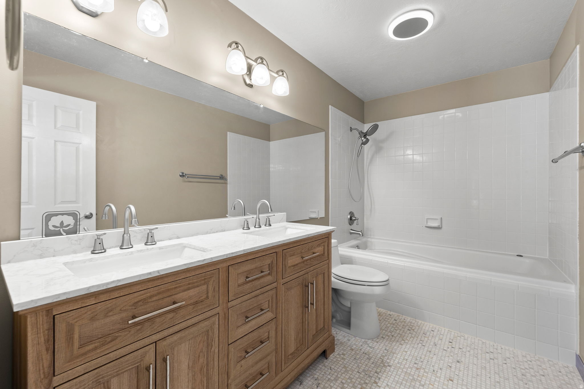 COTTON MANOR 1 - Residential