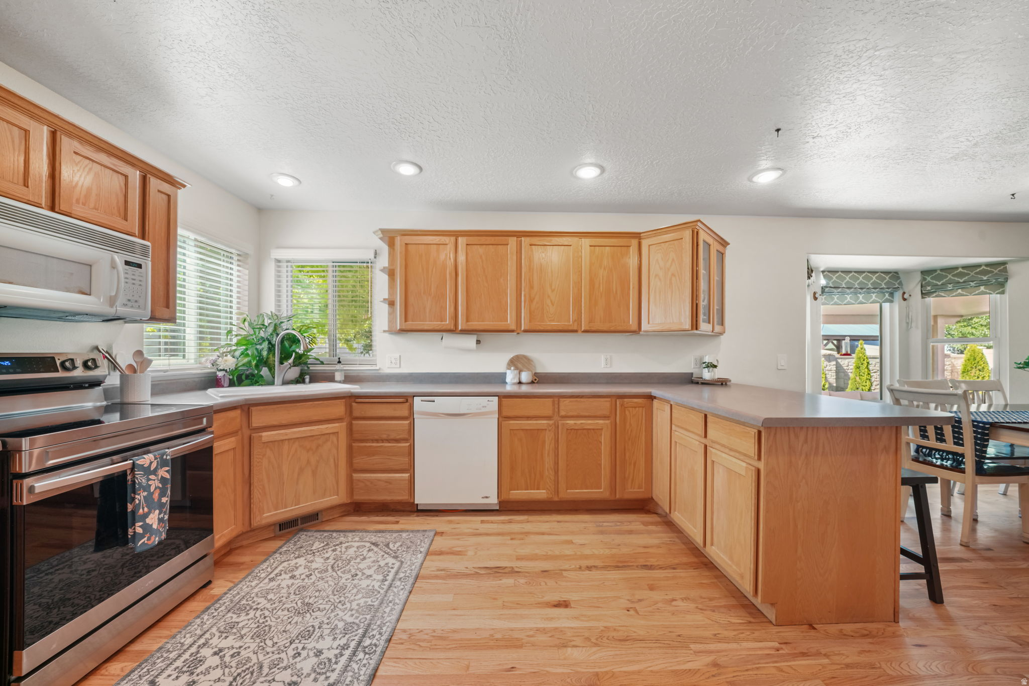 APPLE BLOSSOM PARK - Residential