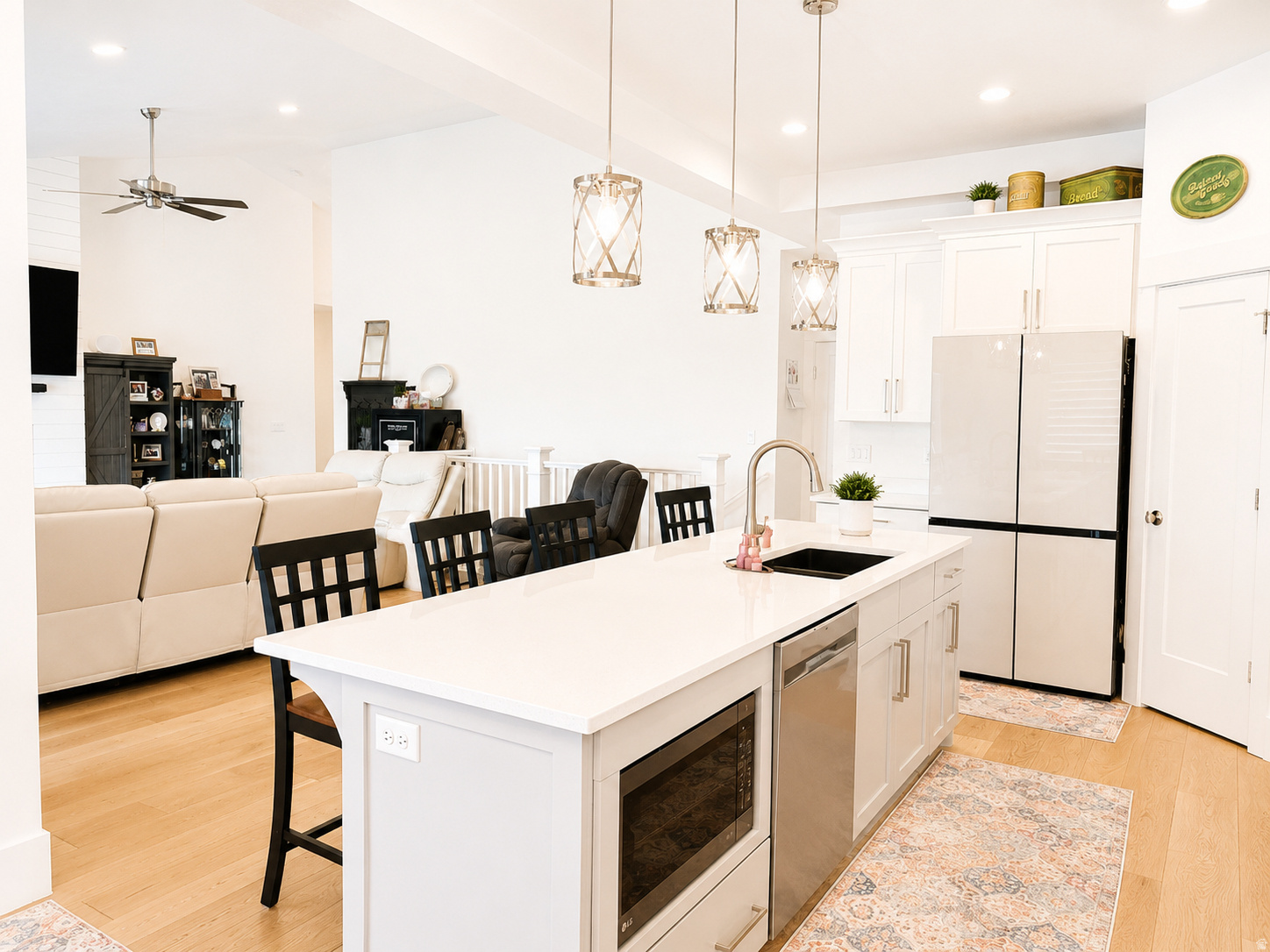 LAKE VIEW ESTATE - Residential