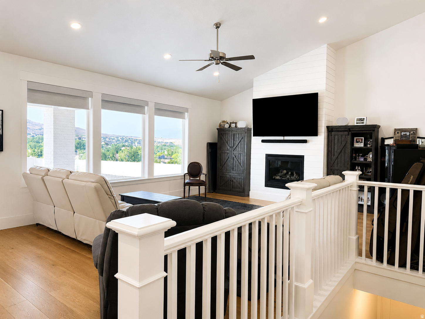 LAKE VIEW ESTATE - Residential