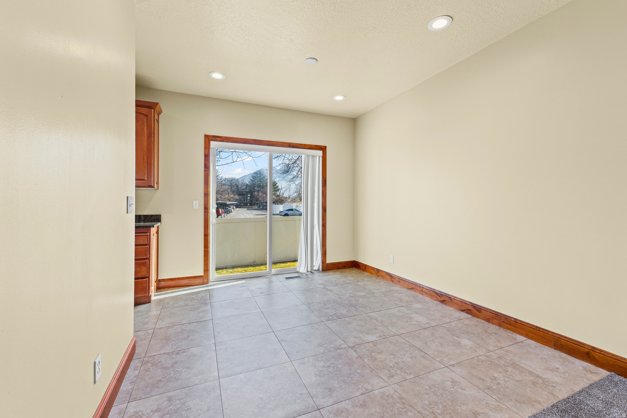 WINCHESTER CONDO - Residential