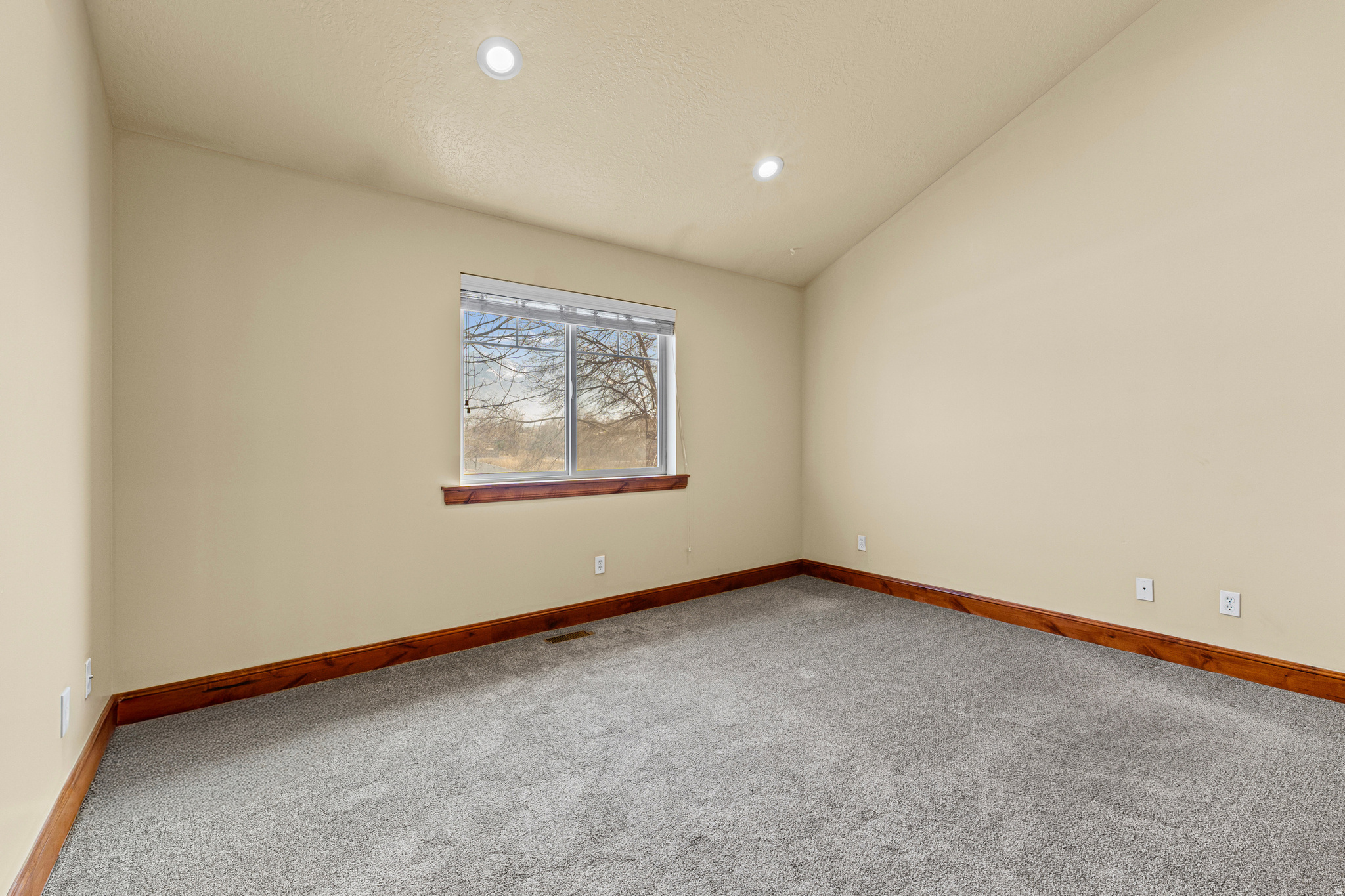 WINCHESTER CONDO - Residential