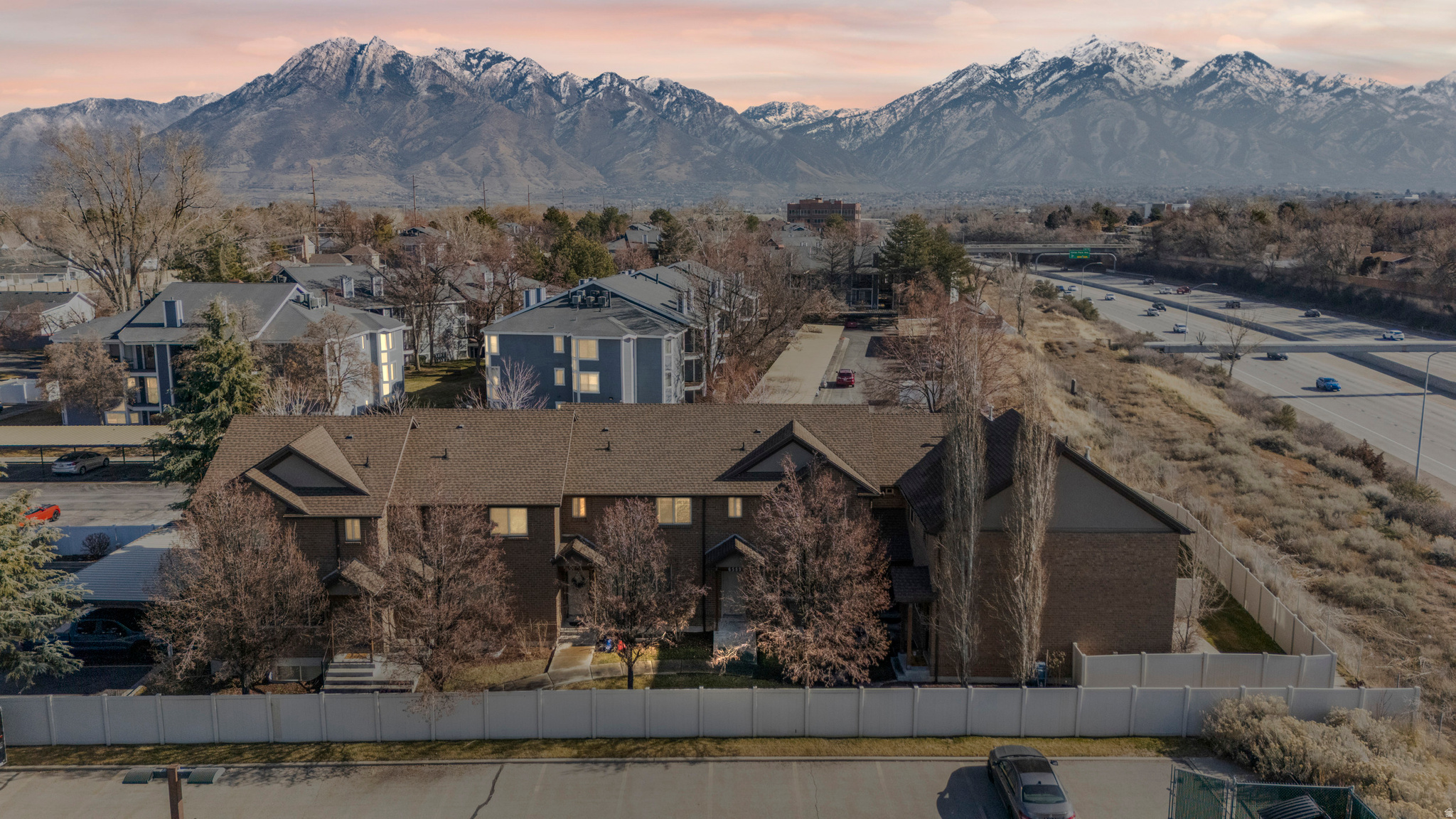 WINCHESTER CONDO - Residential