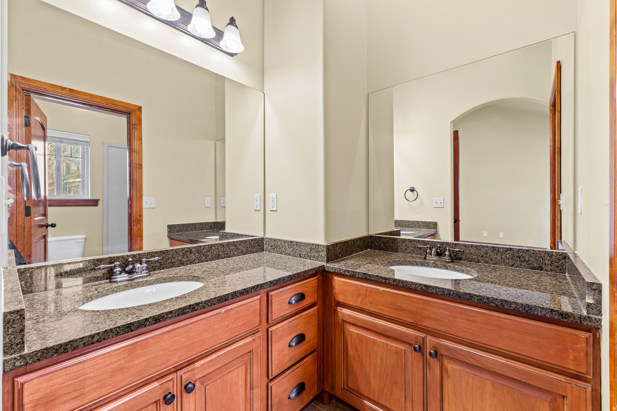 WINCHESTER CONDO - Residential