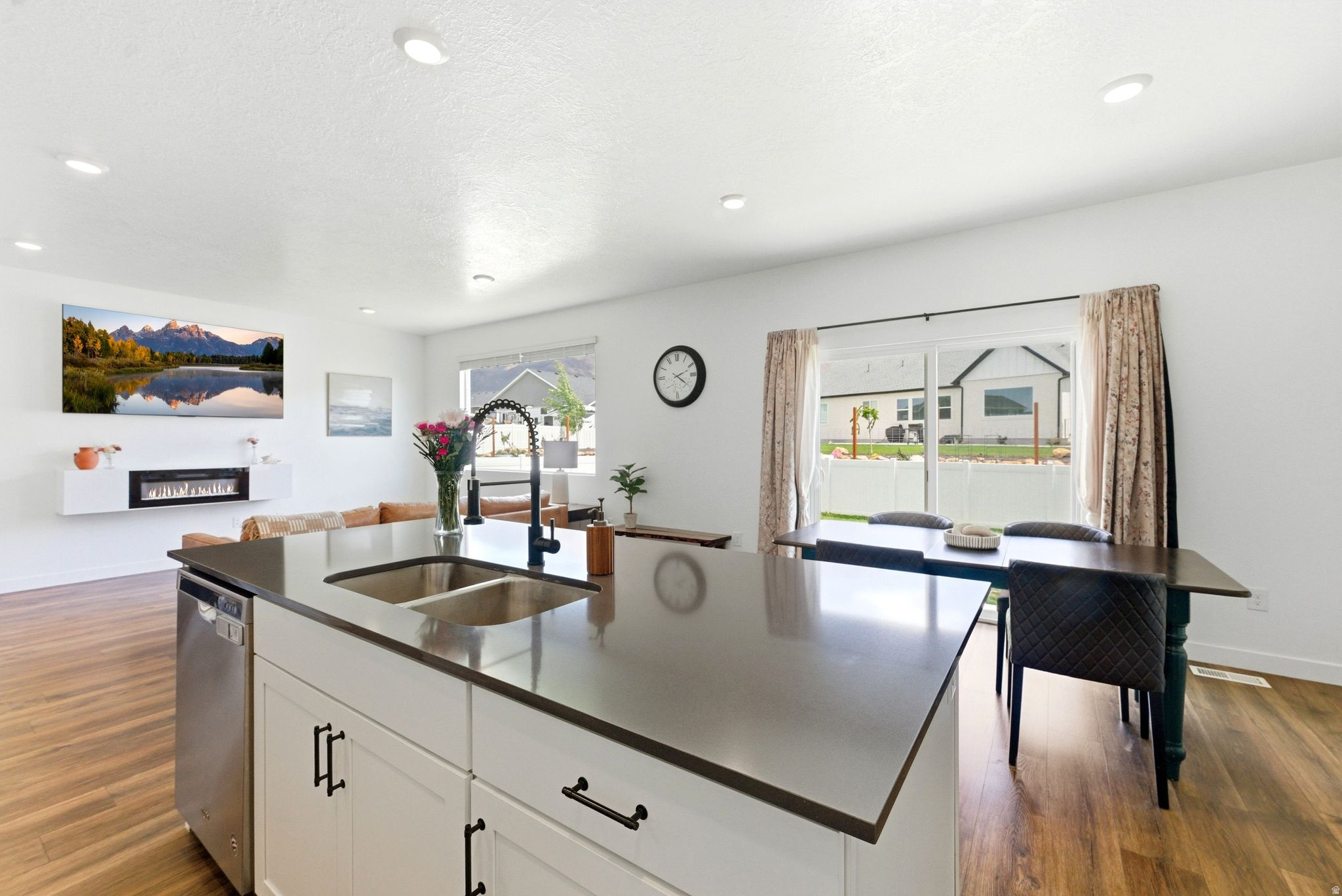 FOOTHILL VILLAGE - Residential
