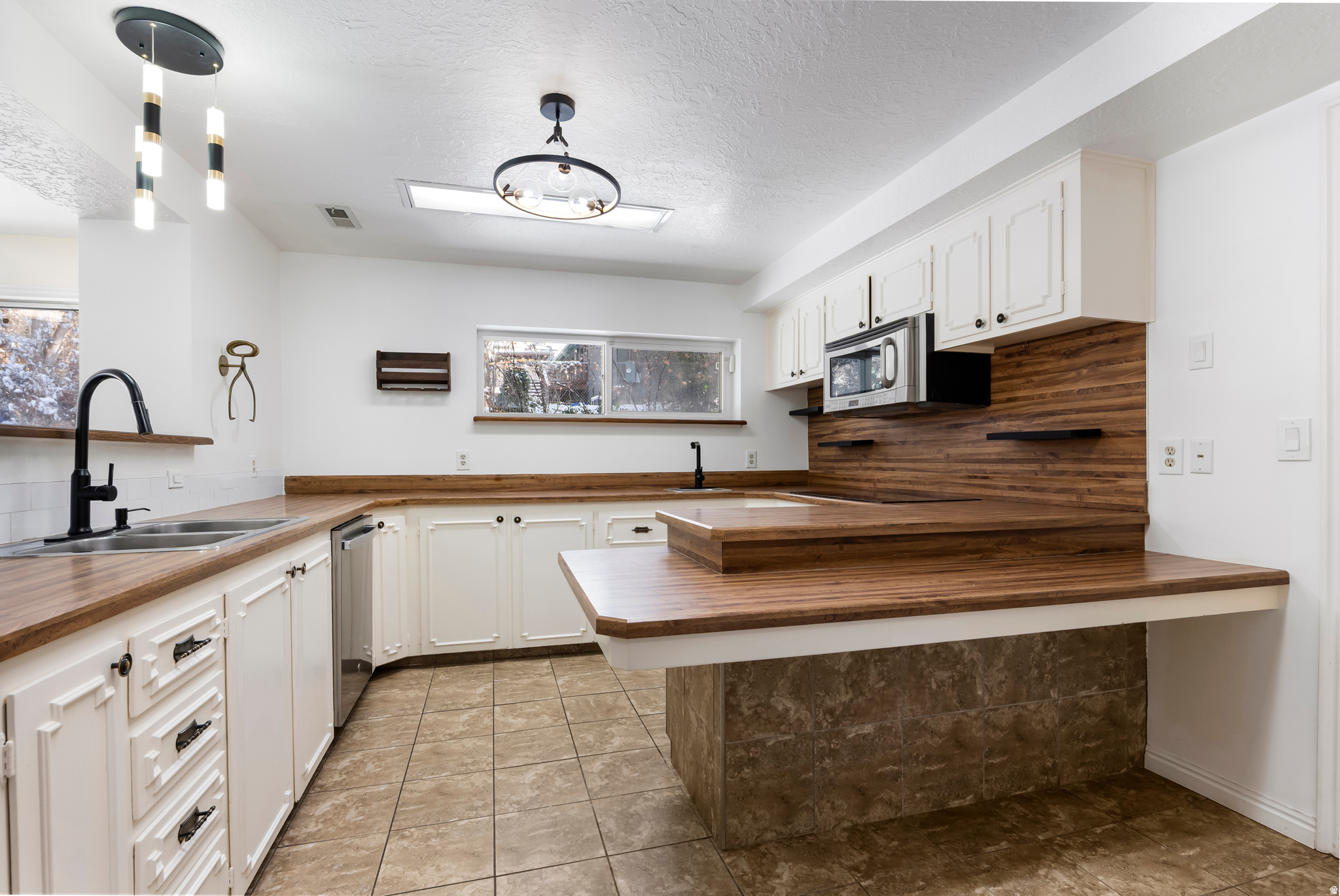 WOODLAND ESTATES - Residential