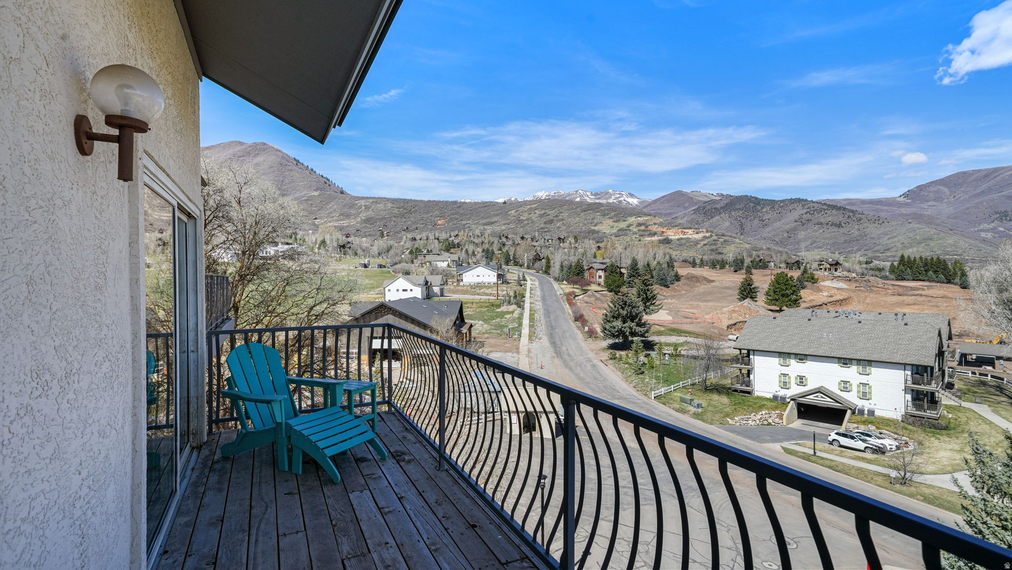SWISS OAKS CONDOMINIUMS - Residential