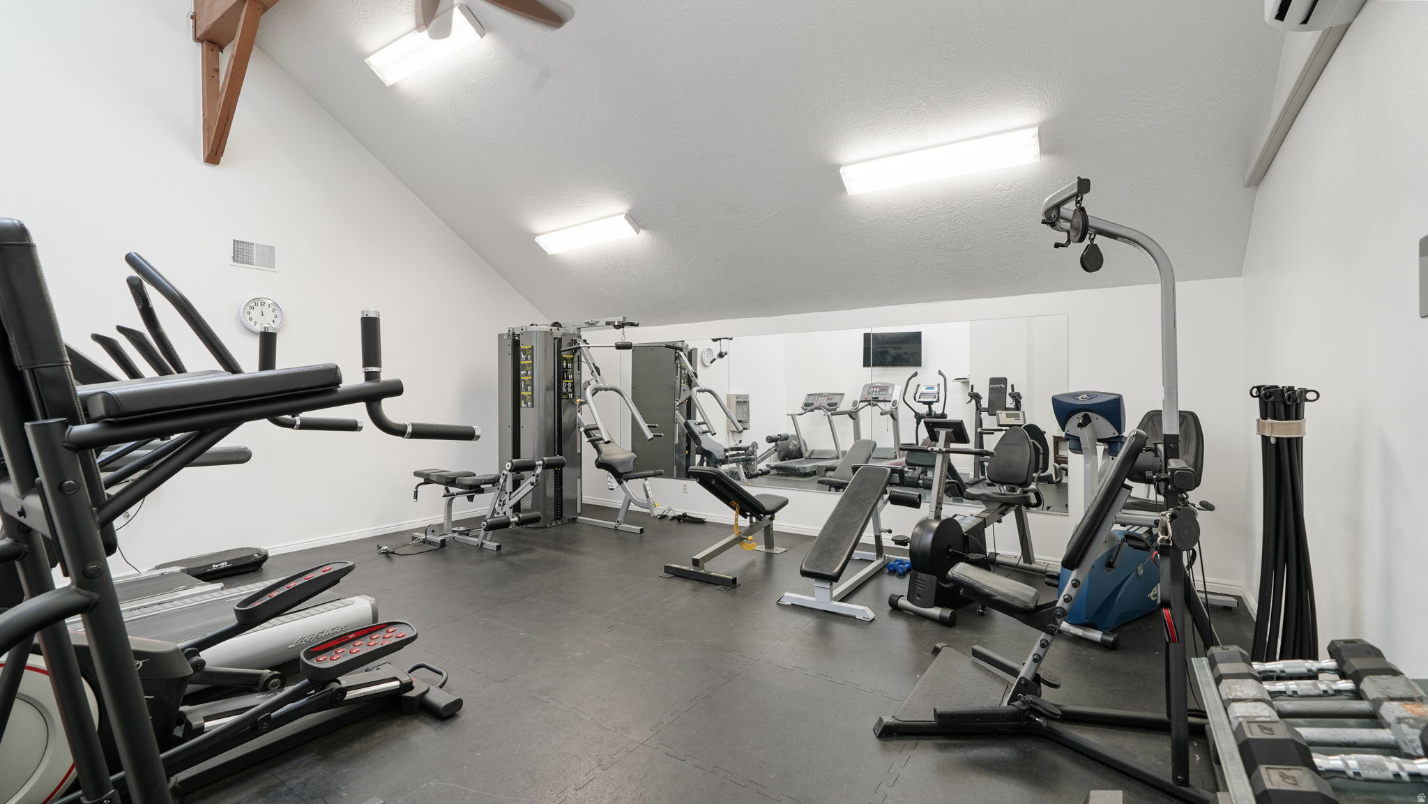 SWISS OAKS CONDOMINIUMS - Residential