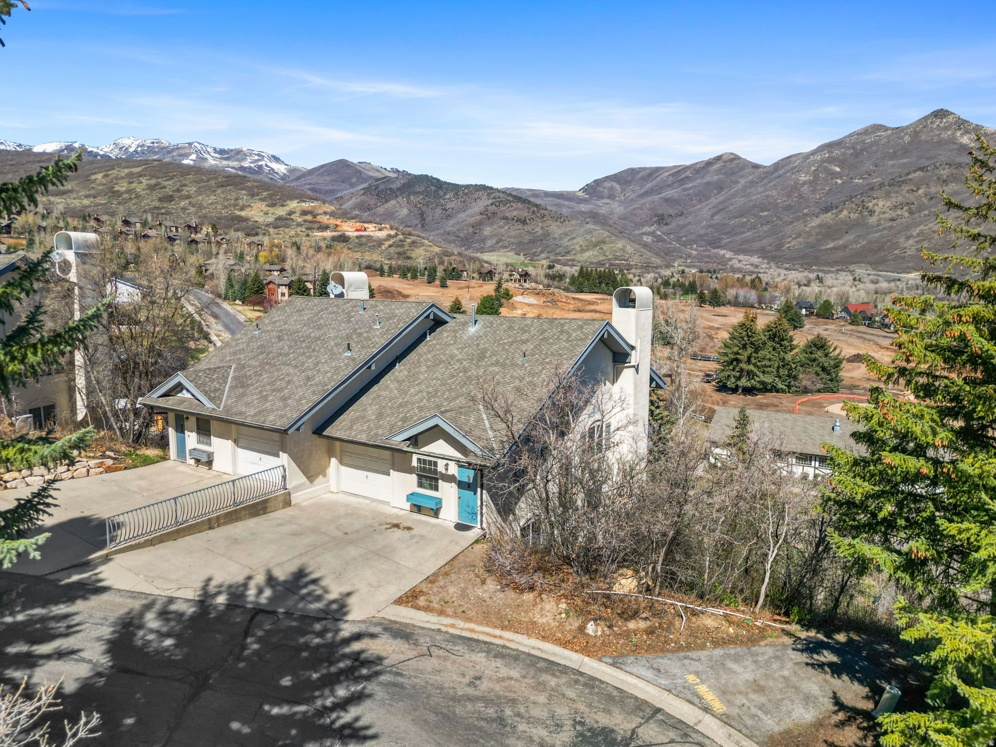 SWISS OAKS CONDOMINIUMS - Residential