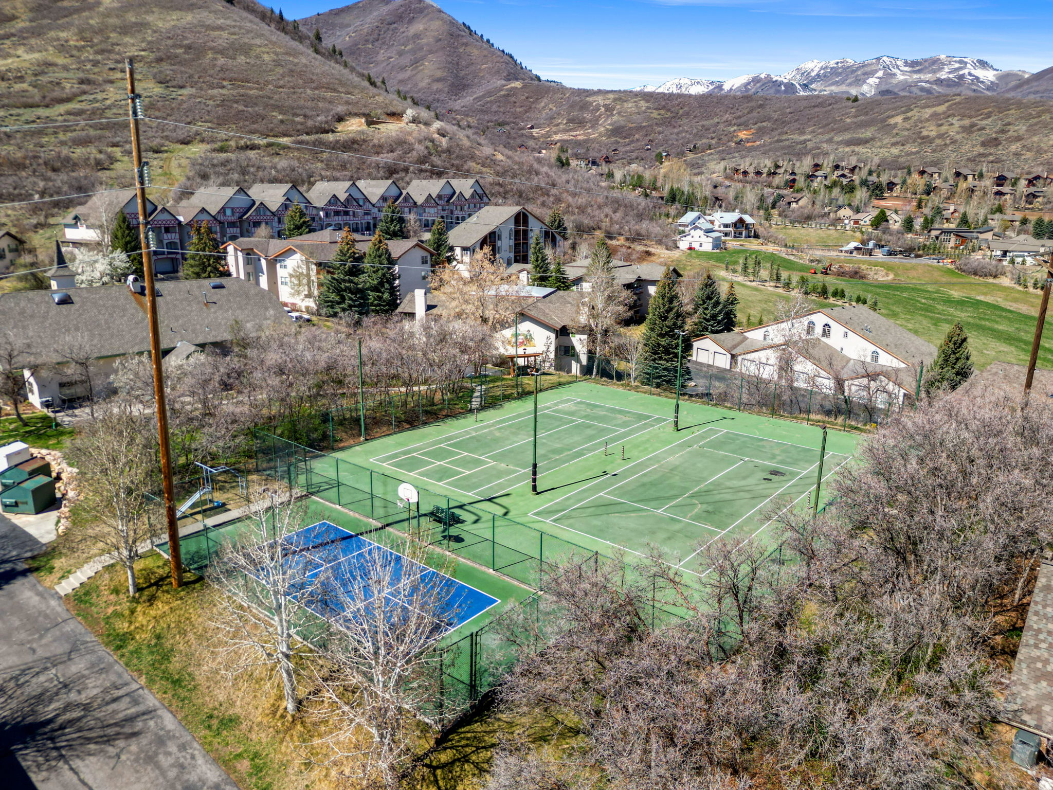 SWISS OAKS CONDOMINIUMS - Residential