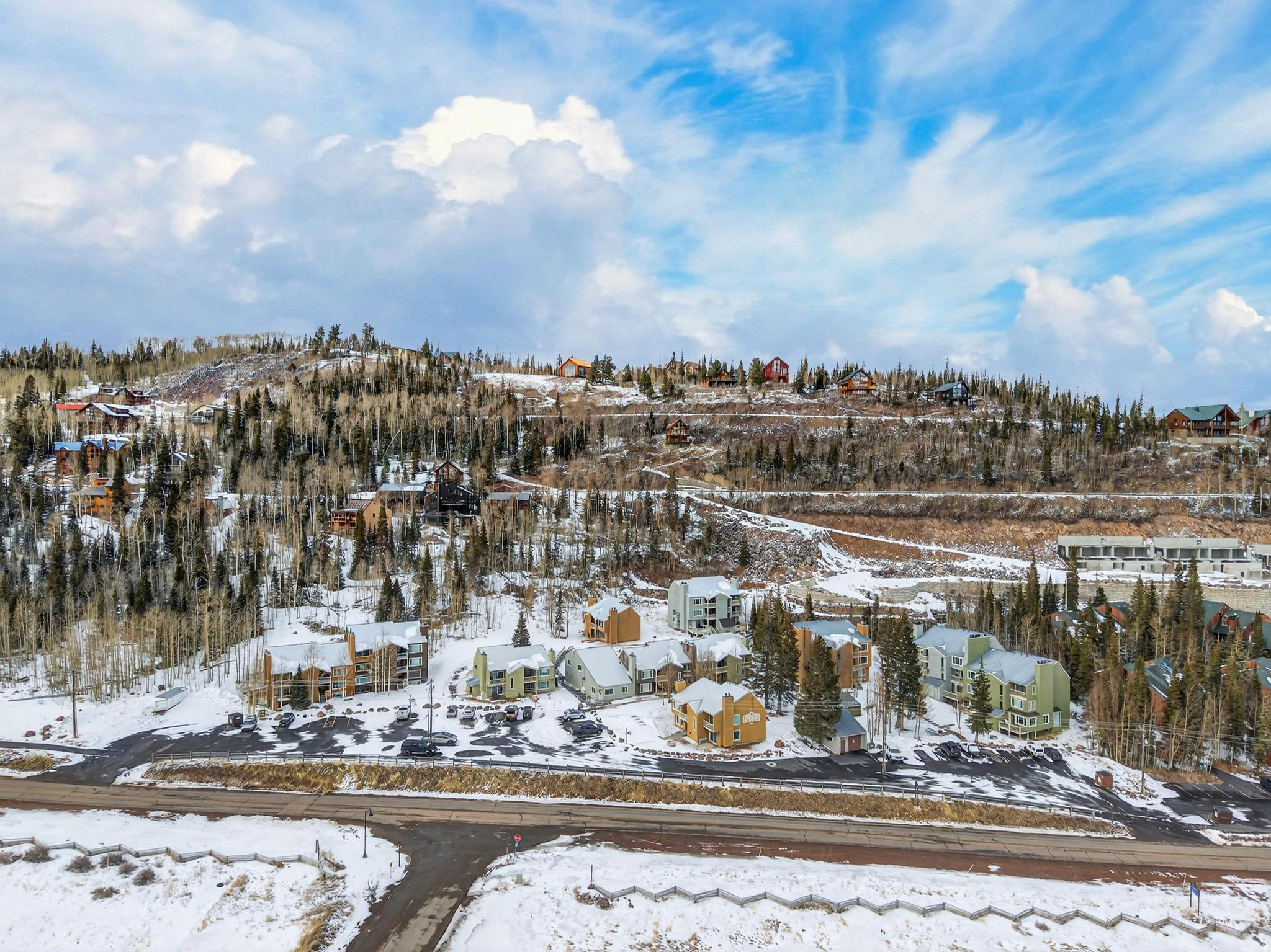 GIANT STEPS CONDO - Residential